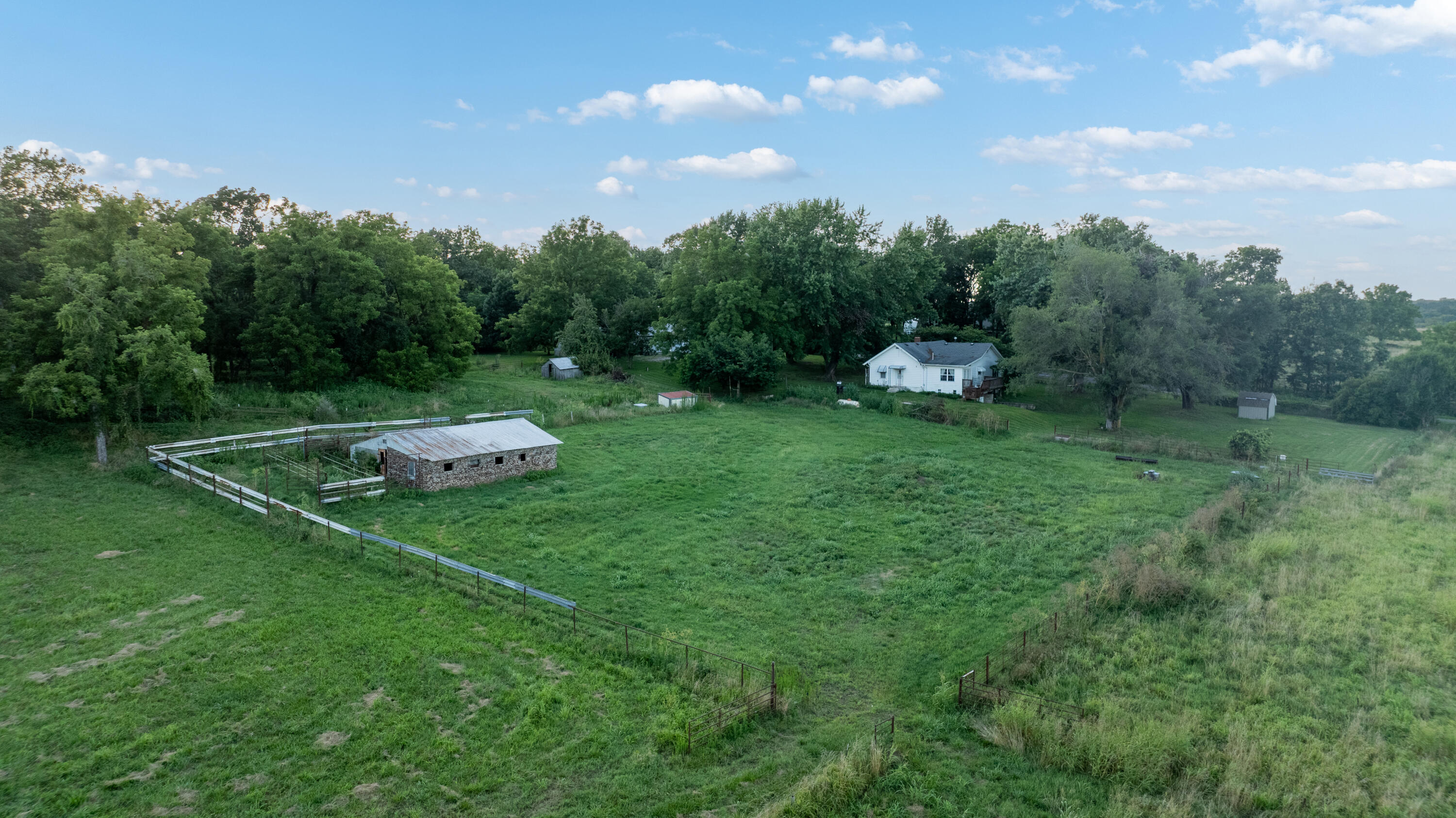 20119 Highway Z Property Photo 1