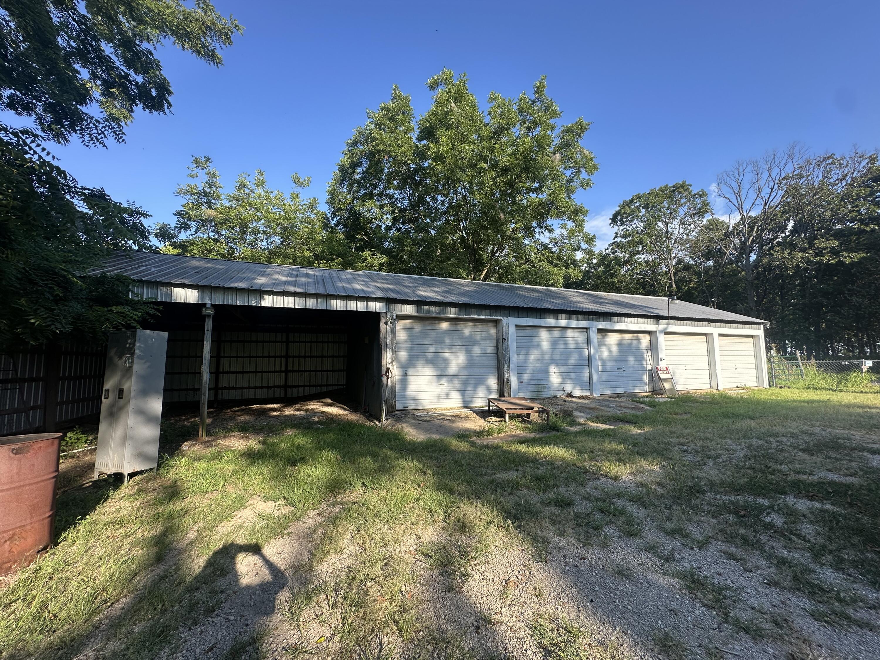 20119 Highway Z Property Photo 5