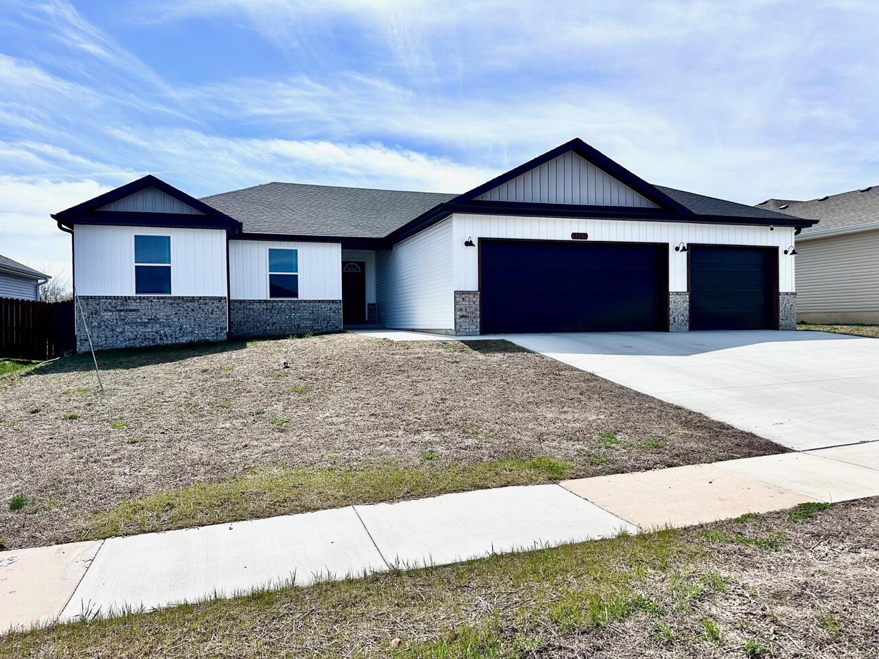 Crown Meadows Real Estate Listings Main Image