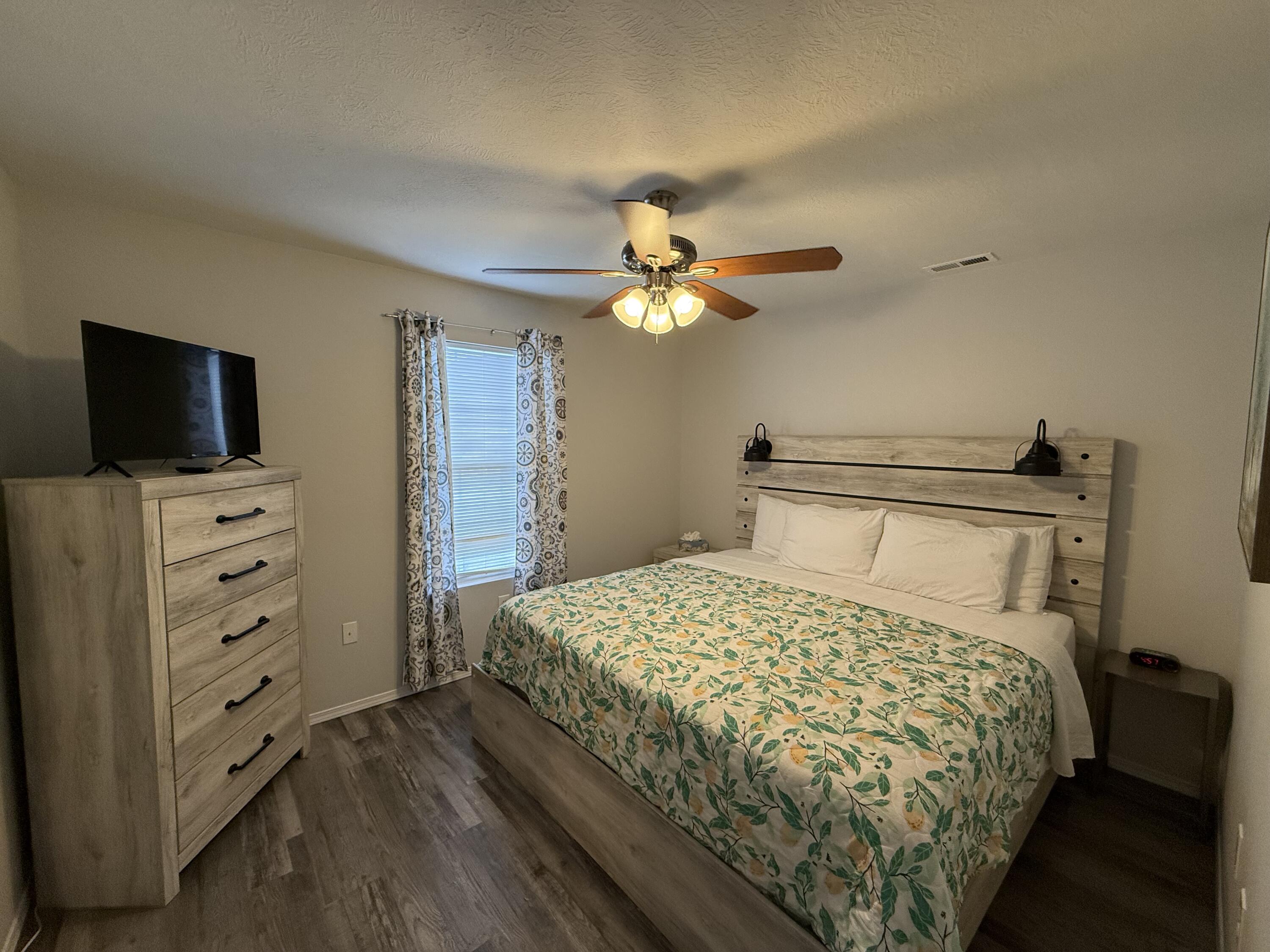 2914 Vineyards Parkway Property Photo 4