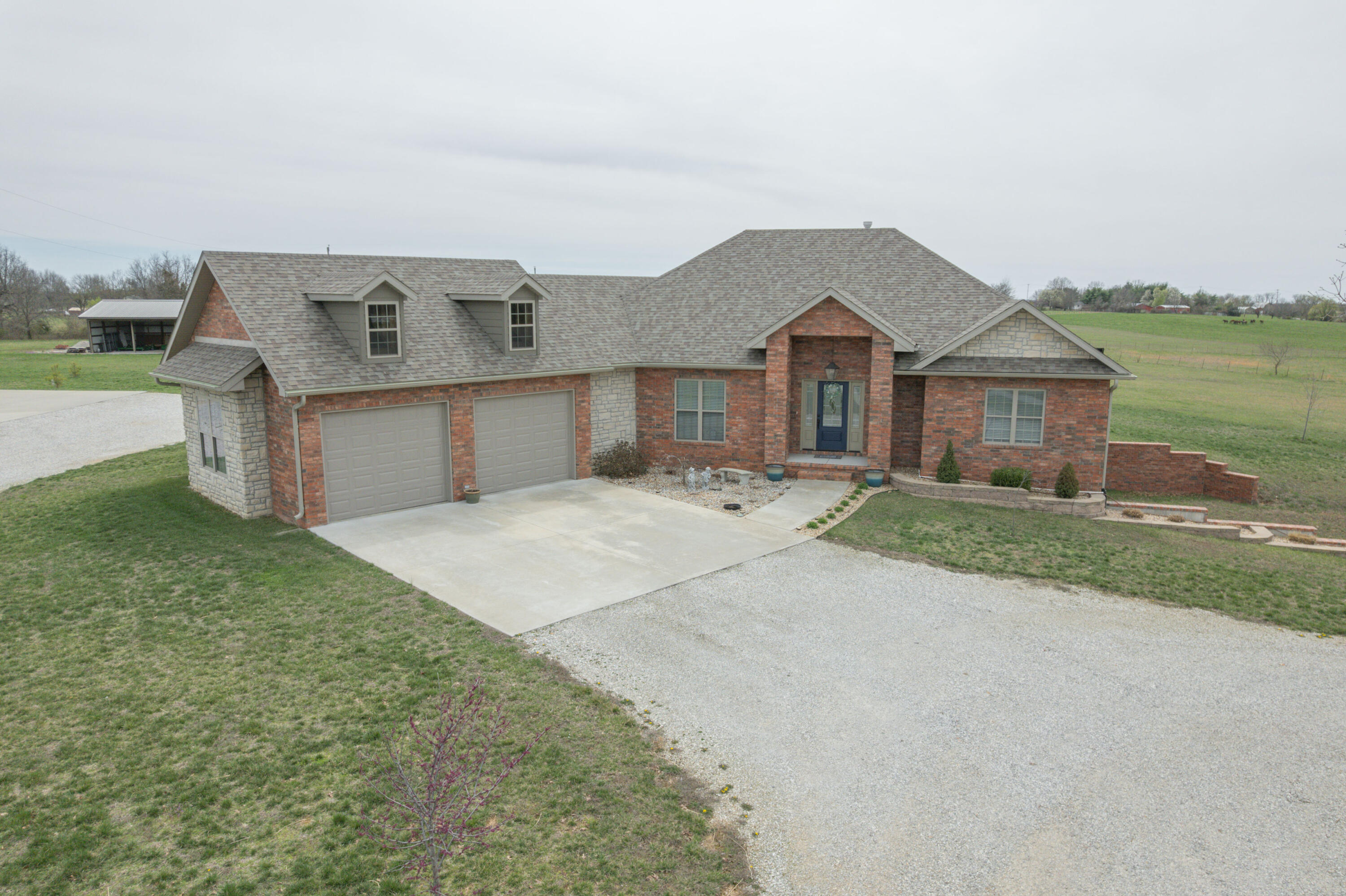 Monett Real Estate Listings Main Image