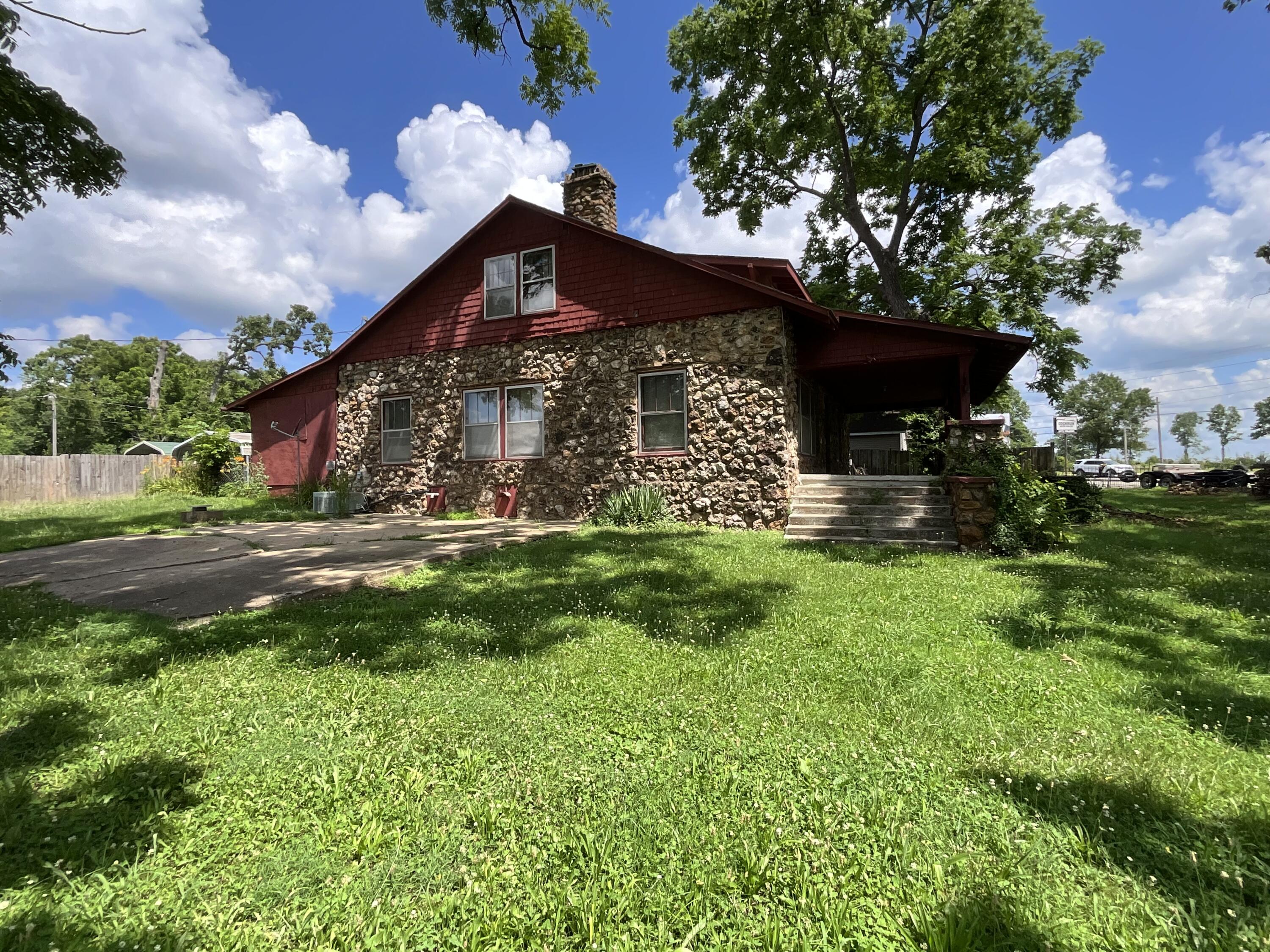 1681 South Us Highway 63 Property Photo 1