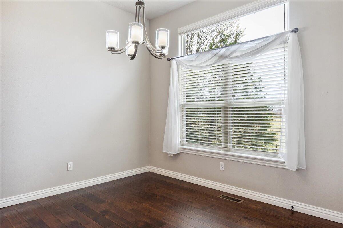 582 East Katella Circle Property Photo 14
