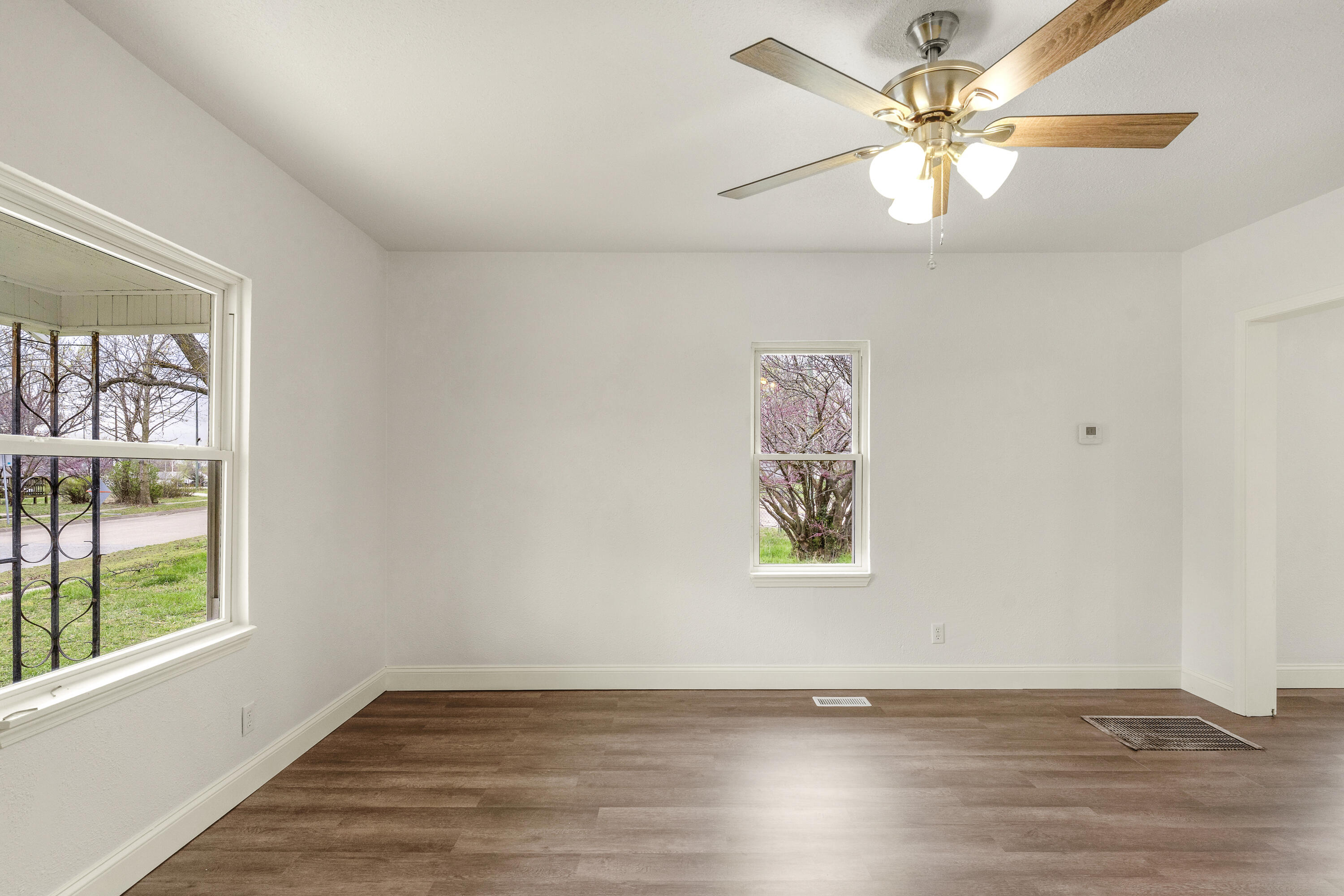1027 West Locust Street Property Photo 5