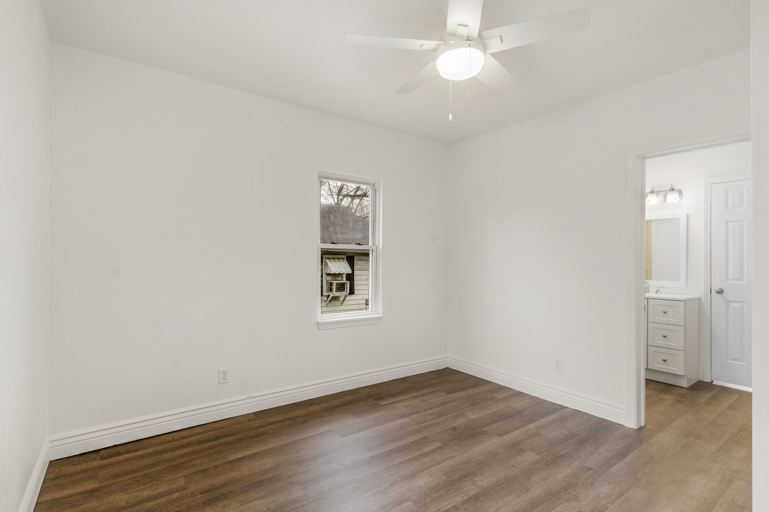 1027 West Locust Street Property Photo 19
