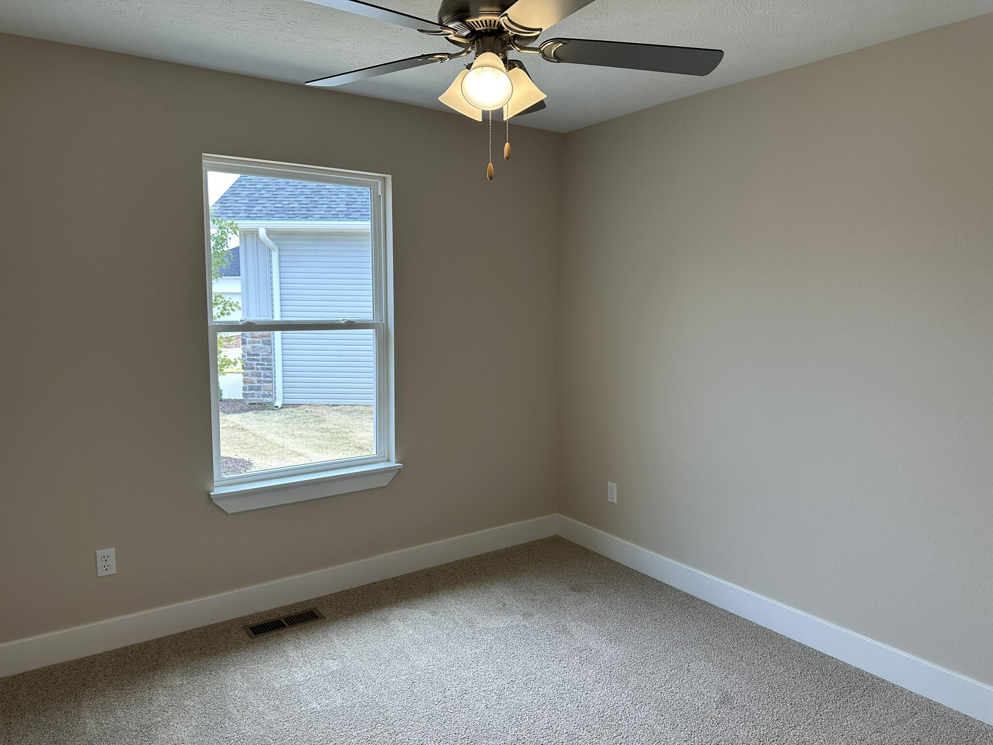1222 North Maxine Avenue Property Photo 28