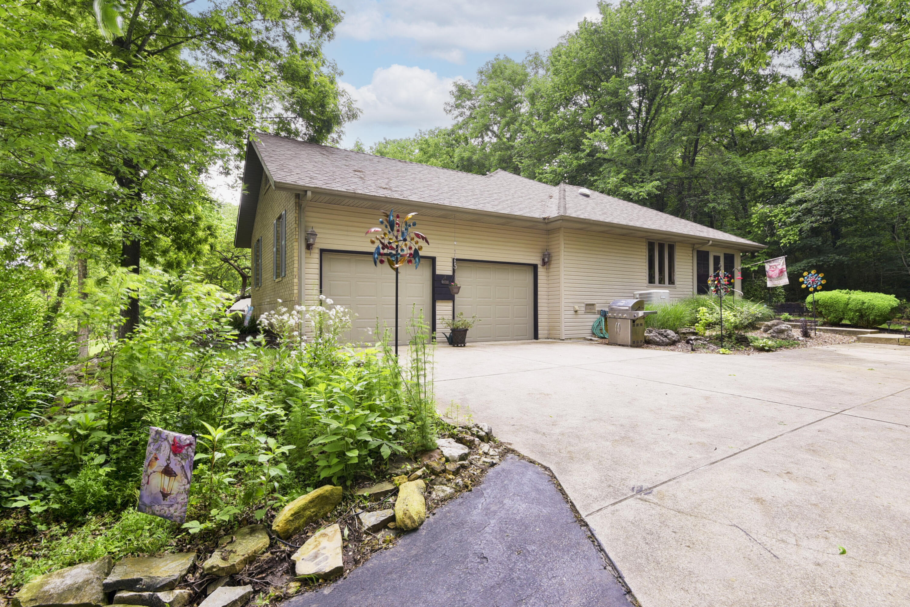 130 Misty Mountain Property Photo 7