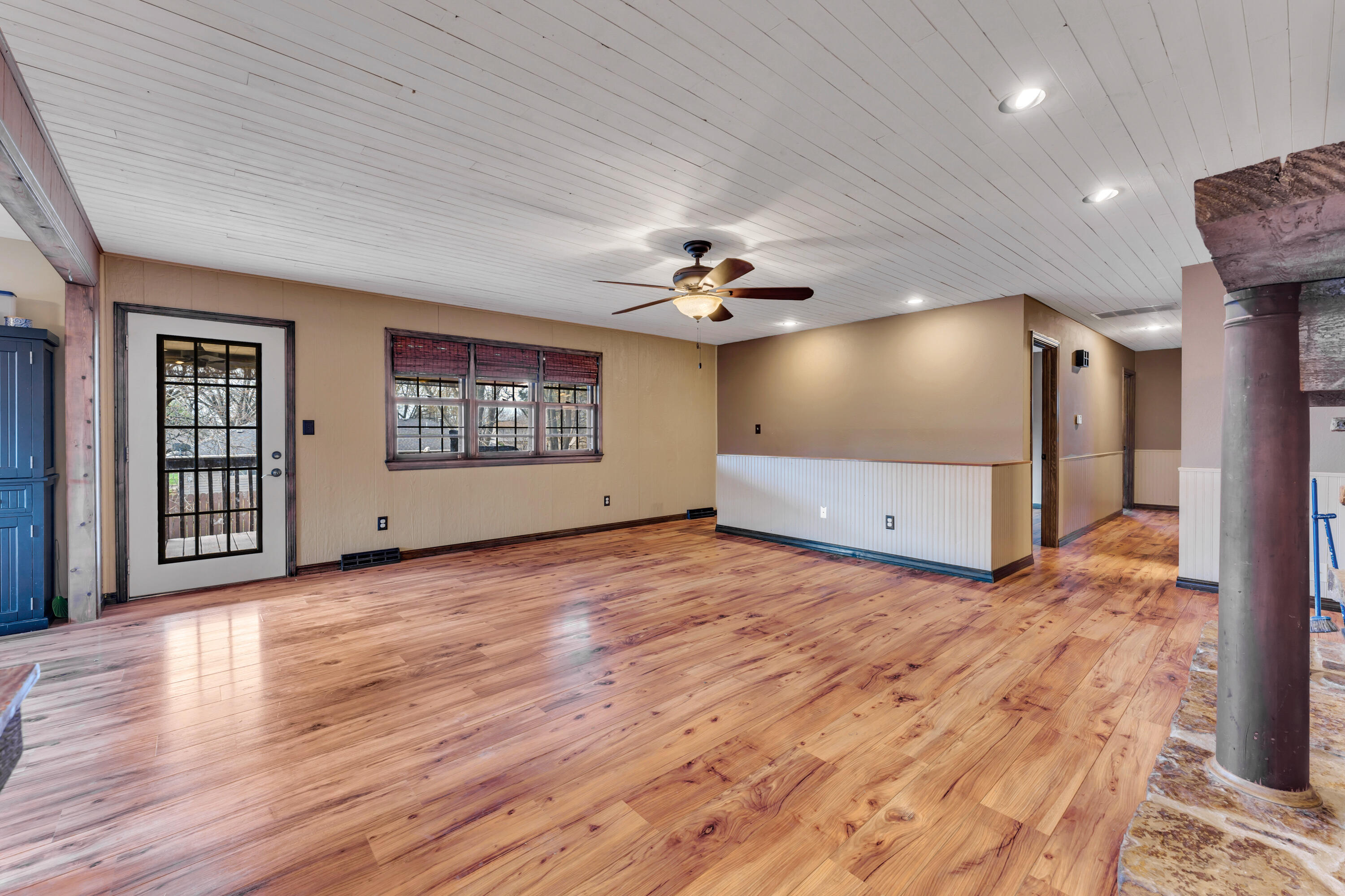 904 East Meadowlark Street Property Photo 14