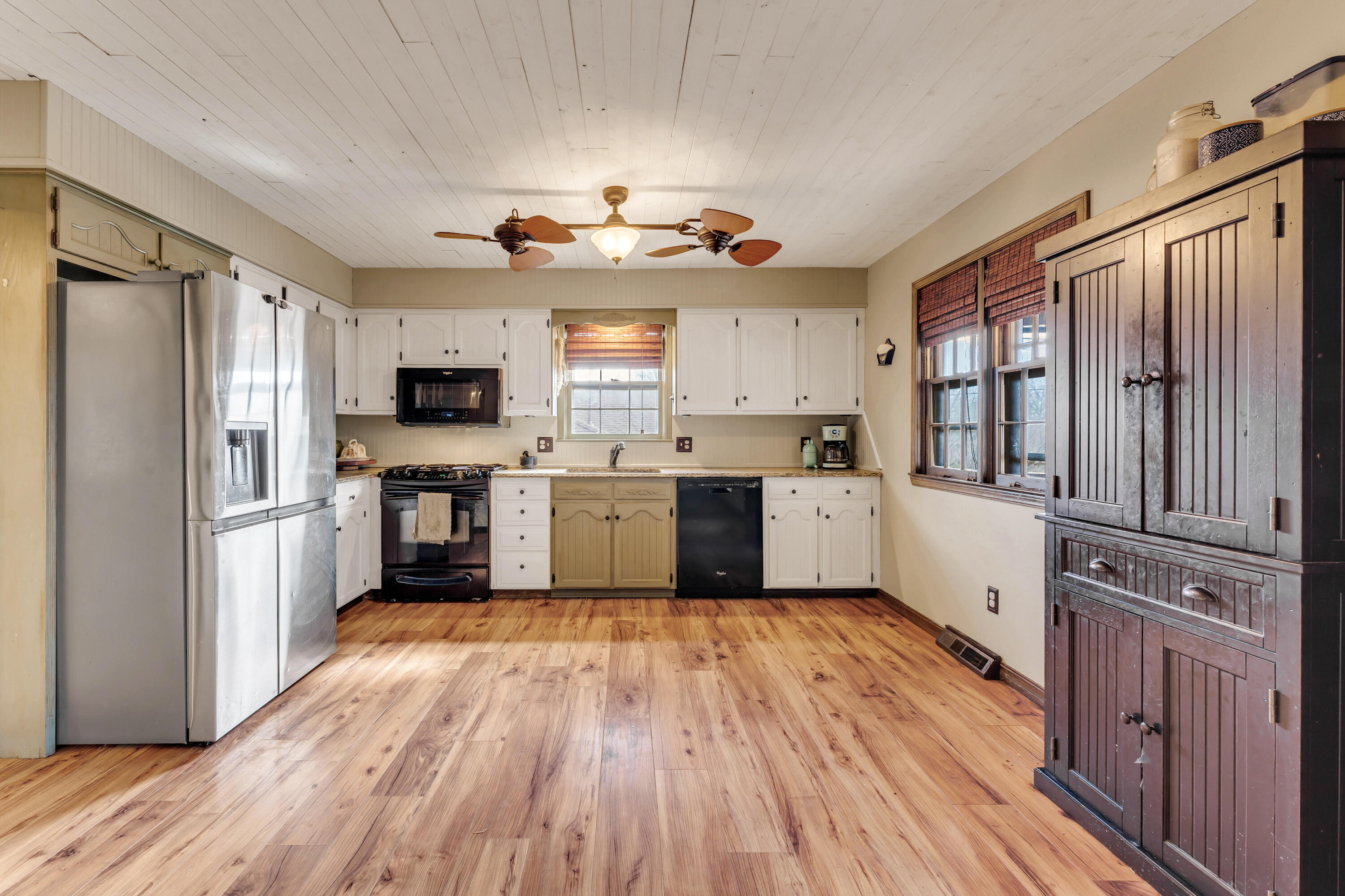904 East Meadowlark Street Property Photo 15