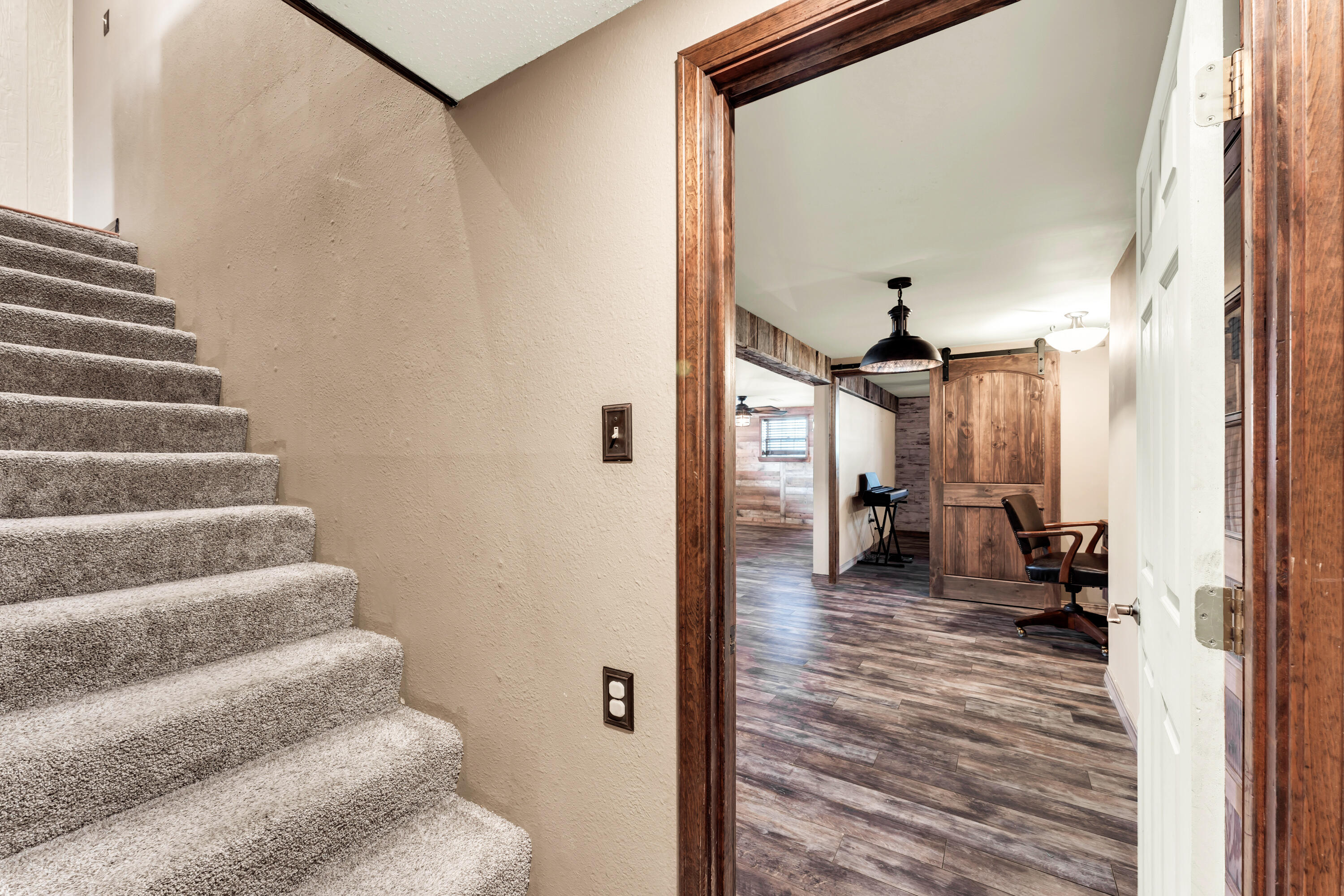 904 East Meadowlark Street Property Photo 30