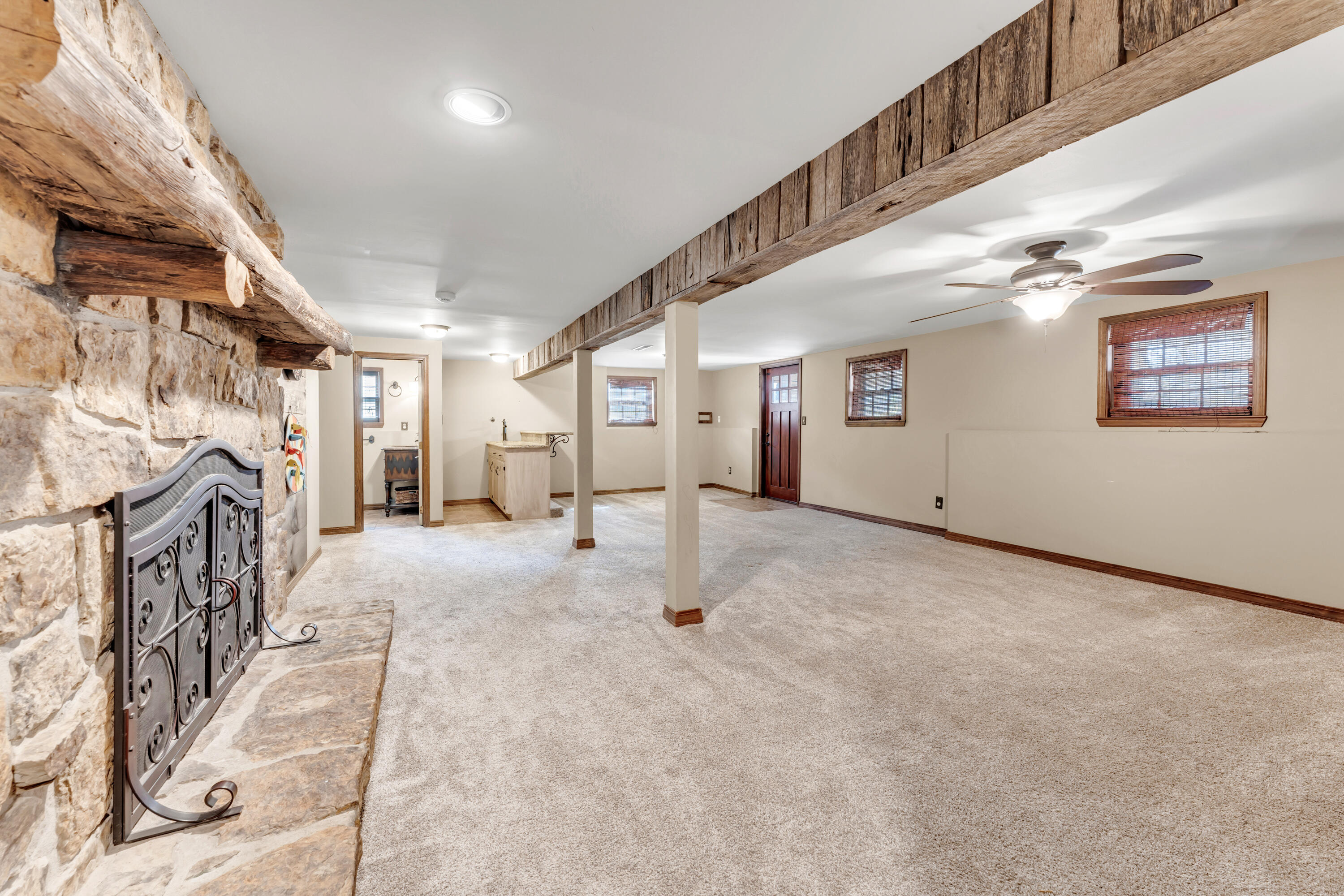 904 East Meadowlark Street Property Photo 31