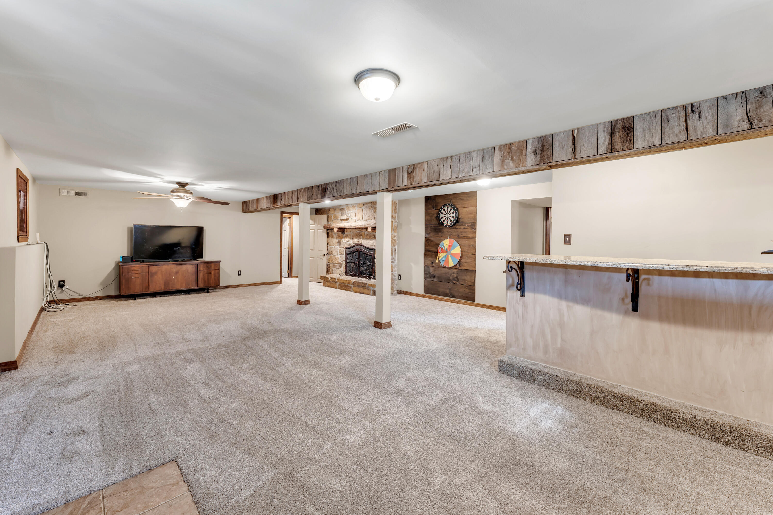 904 East Meadowlark Street Property Photo 32
