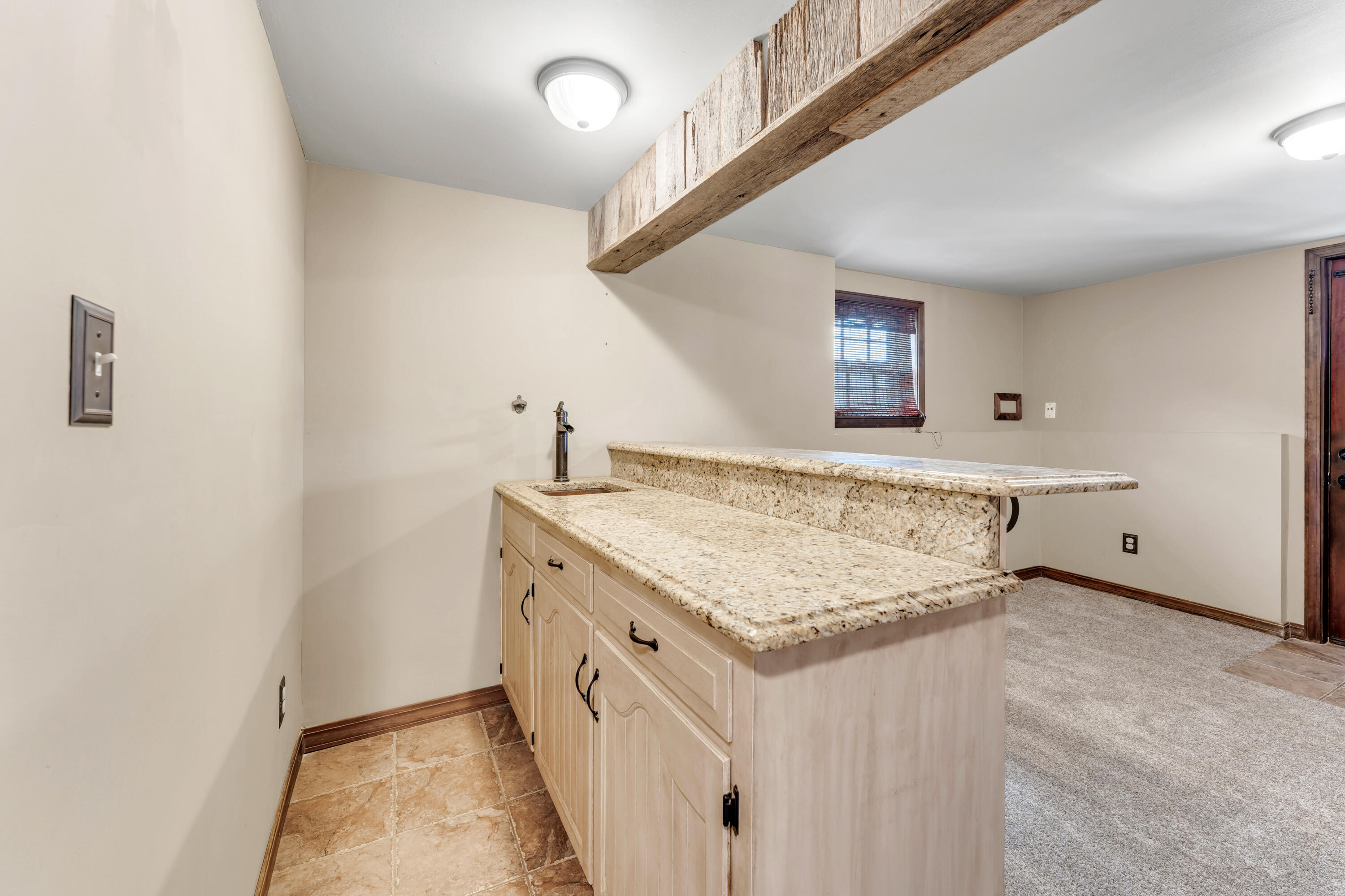 904 East Meadowlark Street Property Photo 34