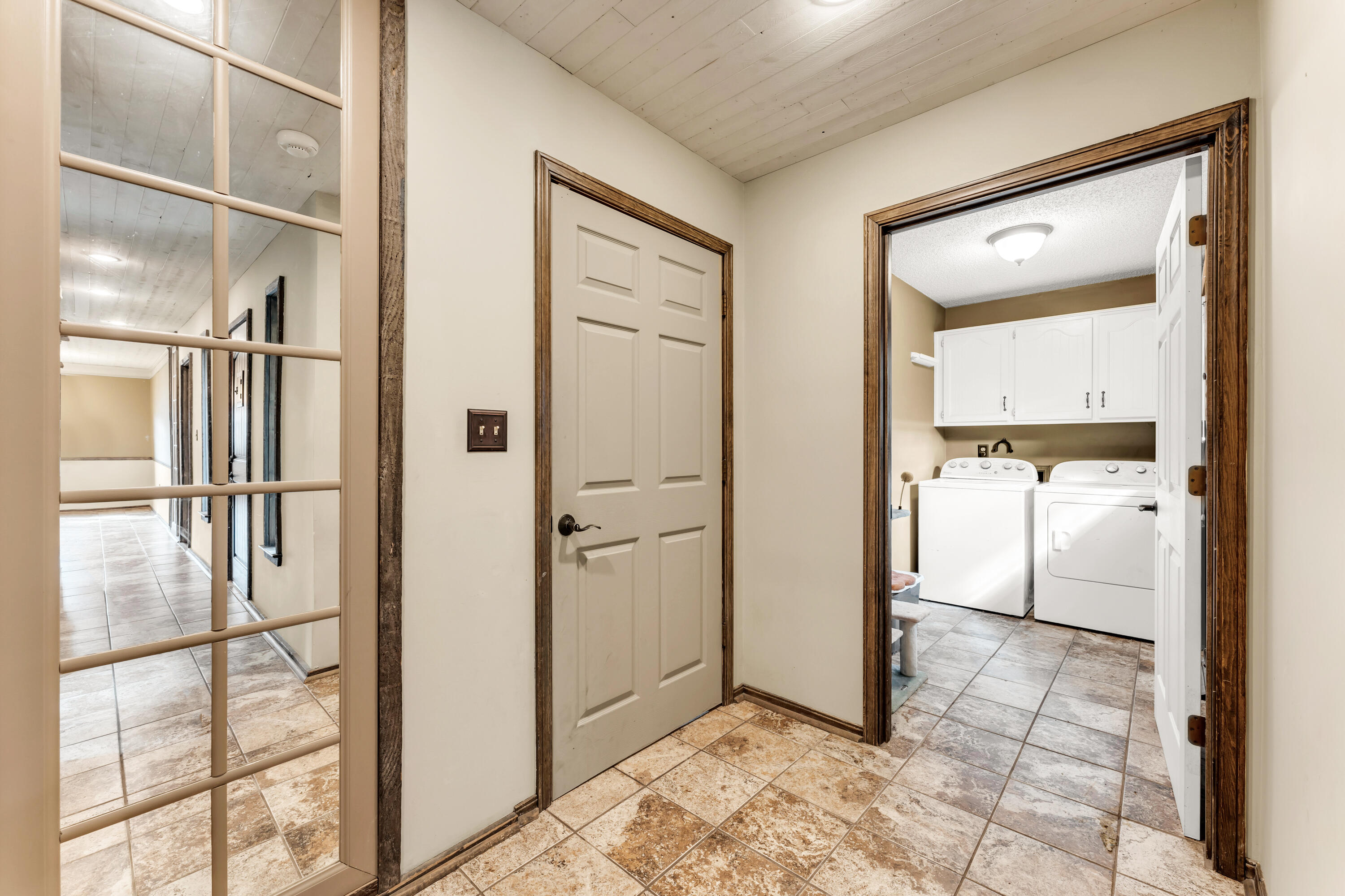 904 East Meadowlark Street Property Photo 44