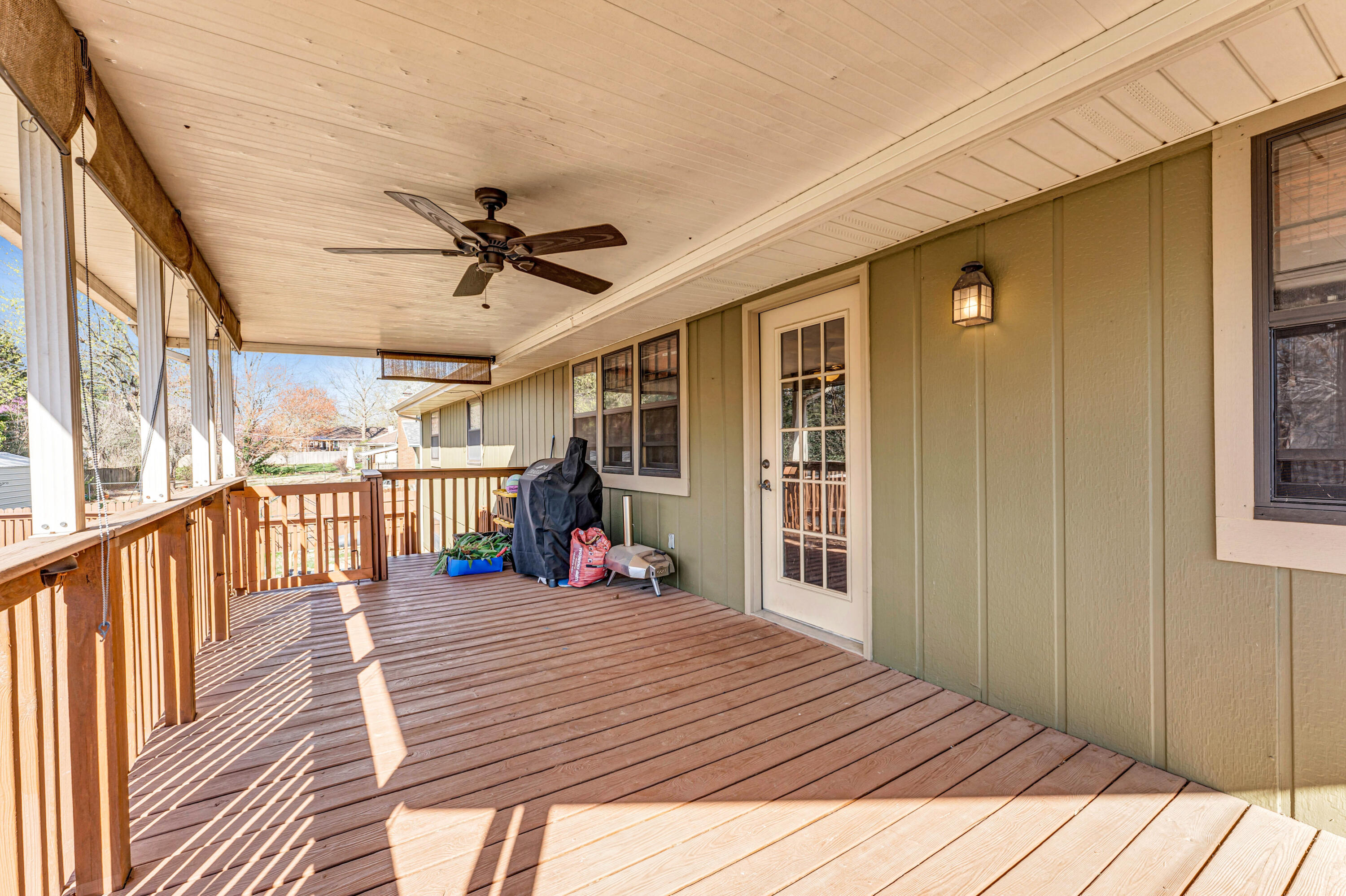 904 East Meadowlark Street Property Photo 45