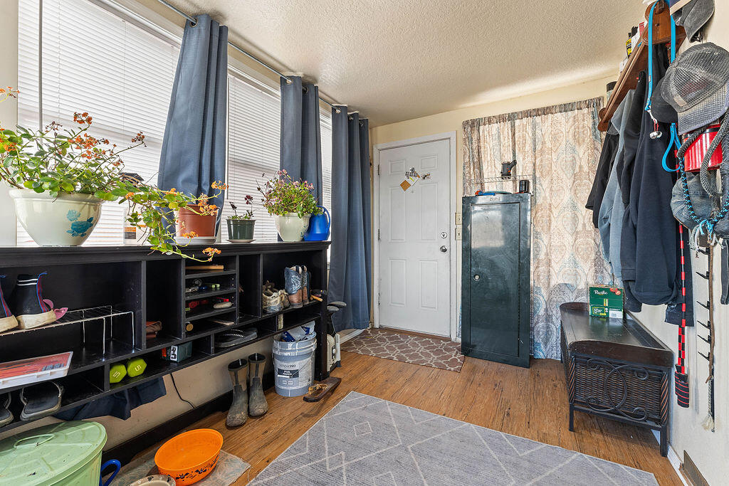 5618 Business Highway 71 Property Photo 9