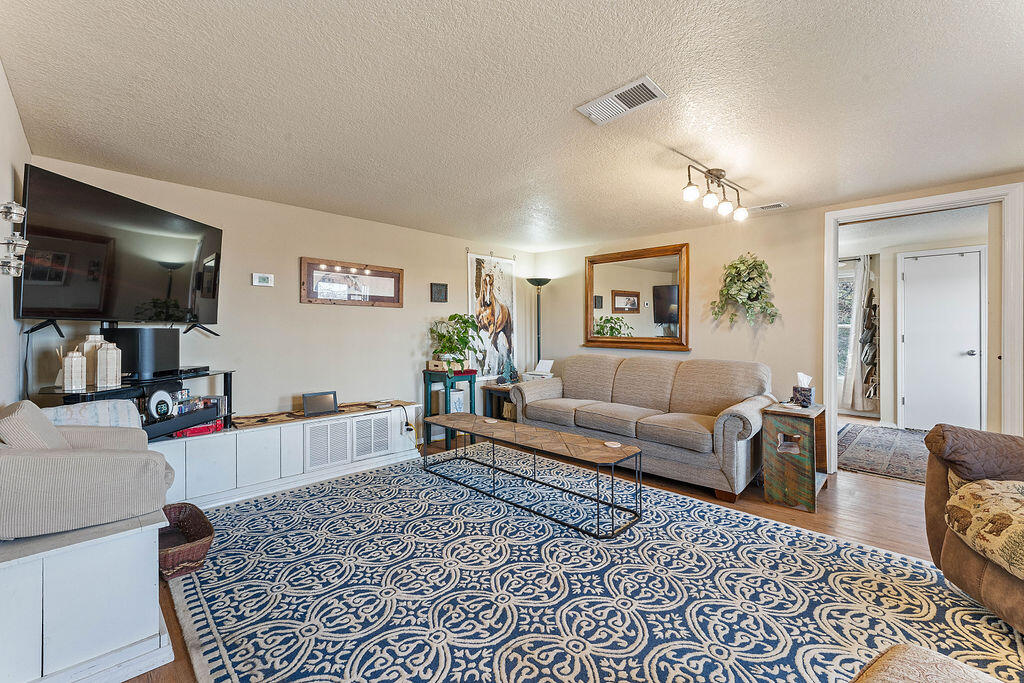 5618 Business Highway 71 Property Photo 19