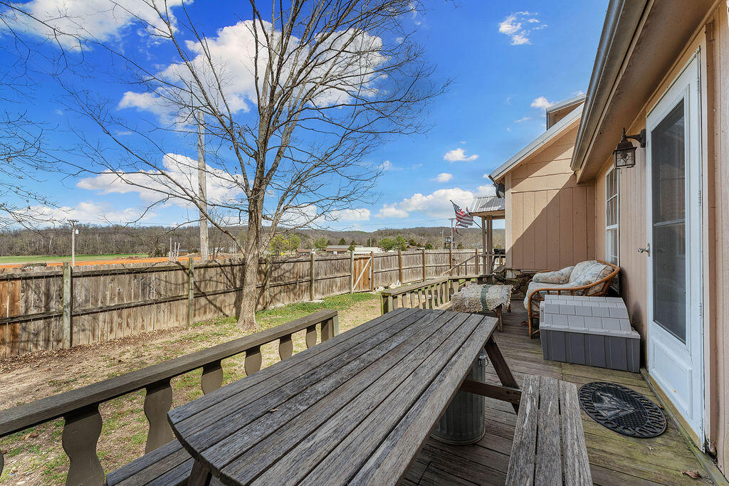 5618 Business Highway 71 Property Photo 33