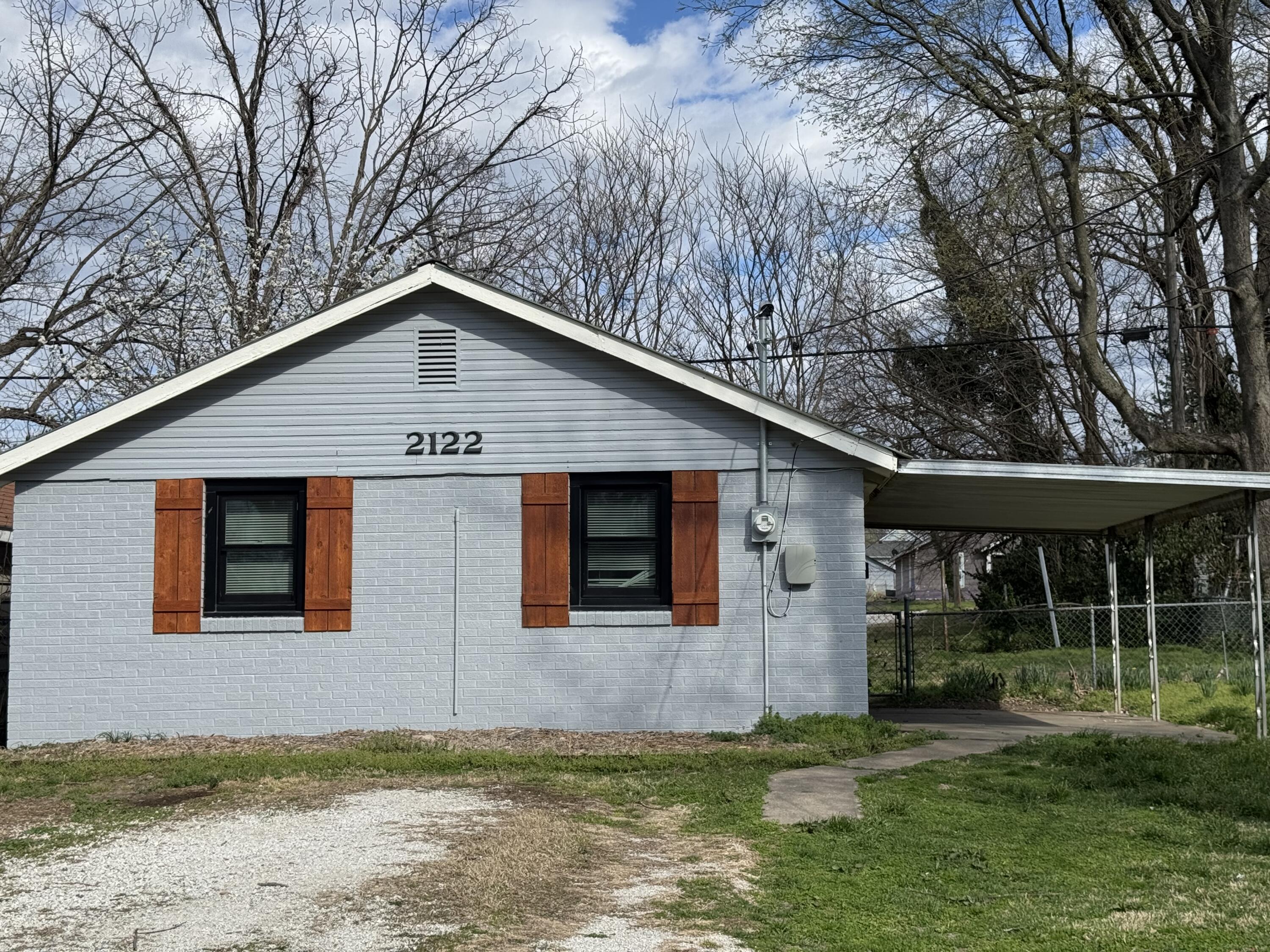 2122 North Taylor Avenue Property Photo