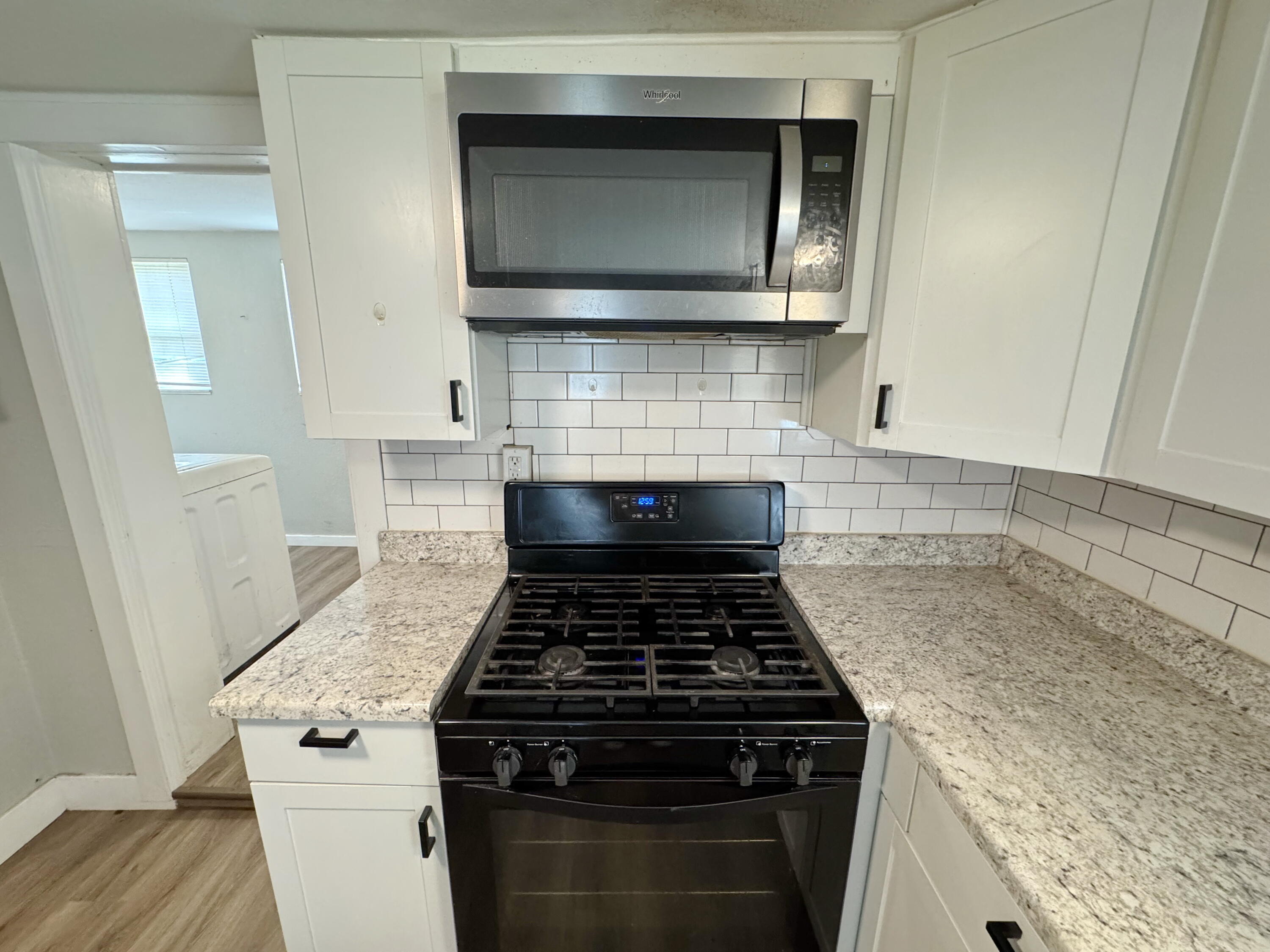 2122 North Taylor Avenue Property Photo 8
