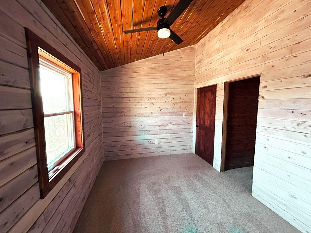 7105 County Road 8200 Property Photo 28