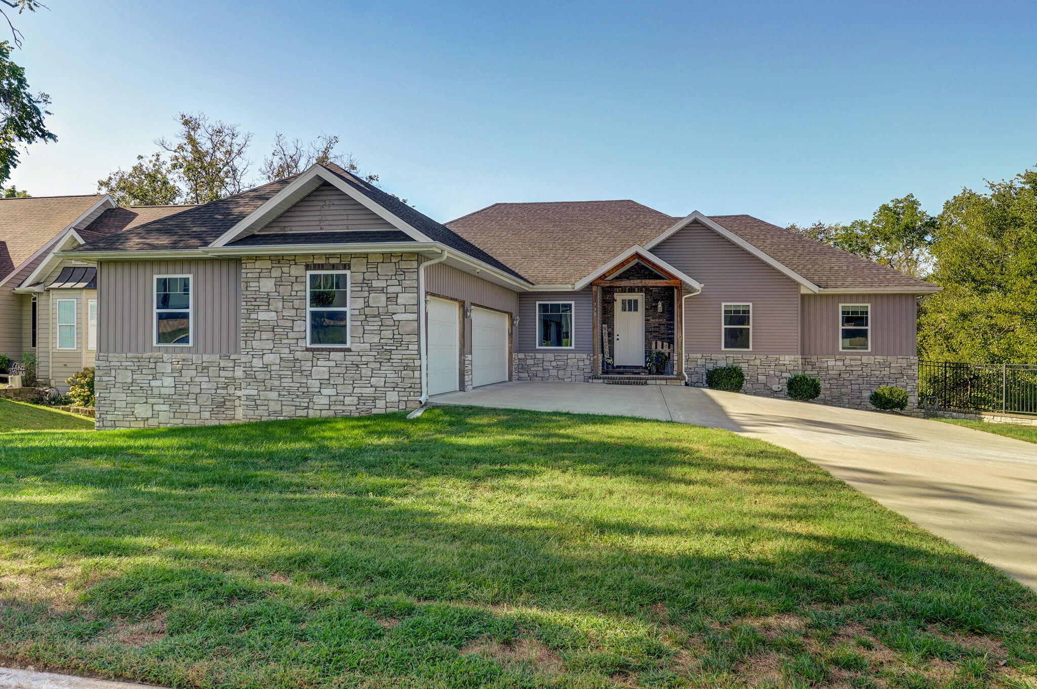 738 Rippling Creek Road Property Photo 2