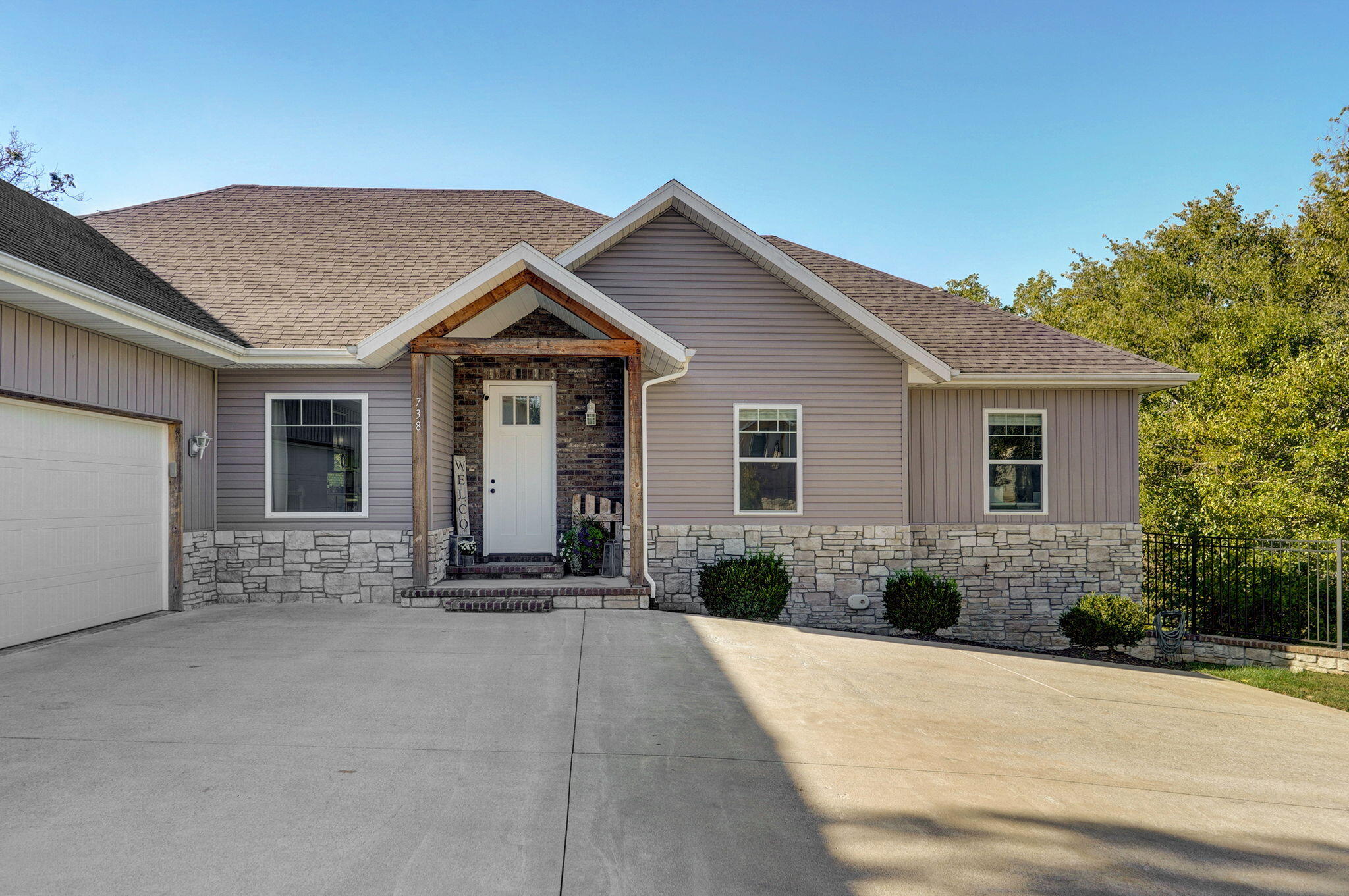 738 Rippling Creek Road Property Photo 3