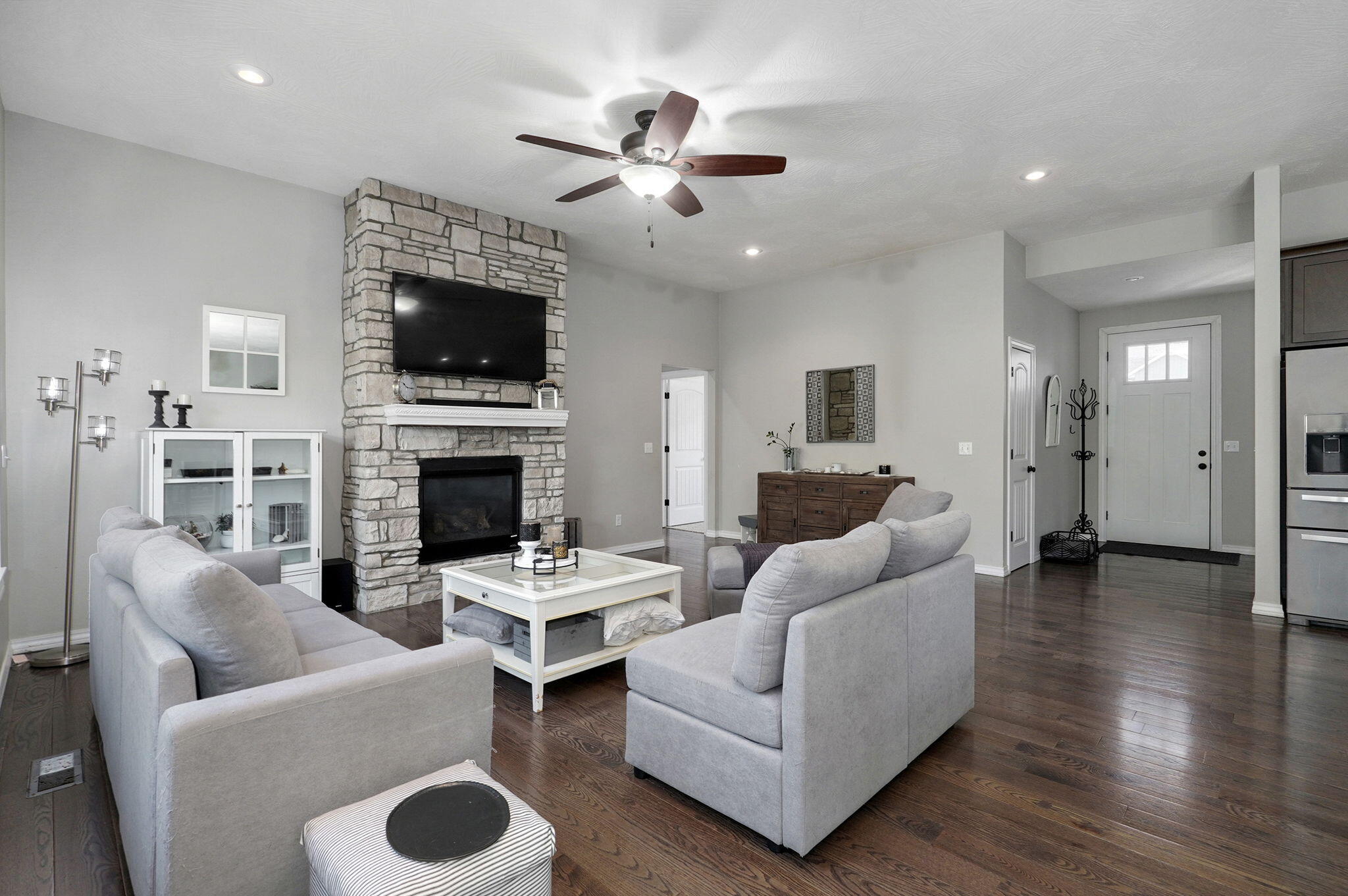 738 Rippling Creek Road Property Photo 8