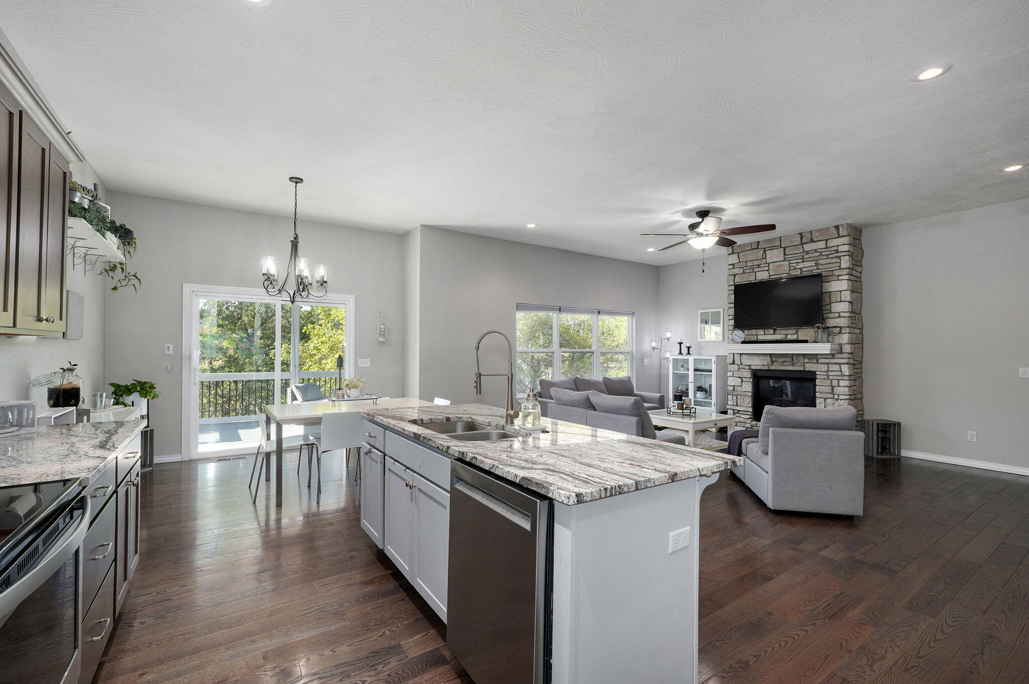 738 Rippling Creek Road Property Photo 15