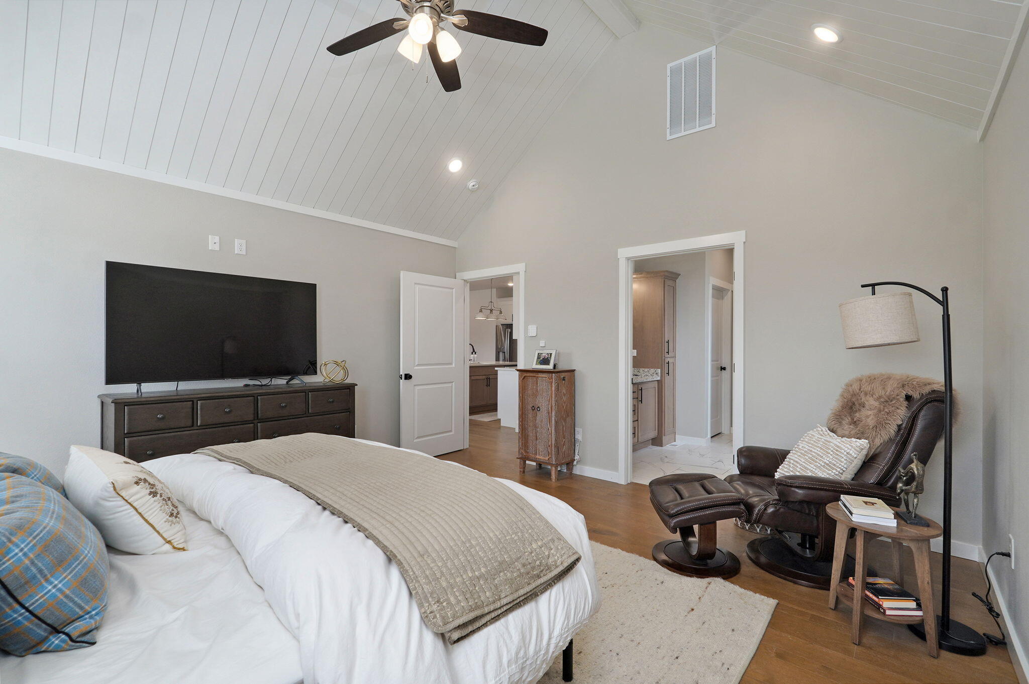 2073 North Affirmed Avenue Property Photo 32