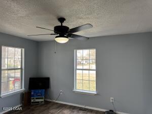 905 South Connor Avenue Property Photo 9