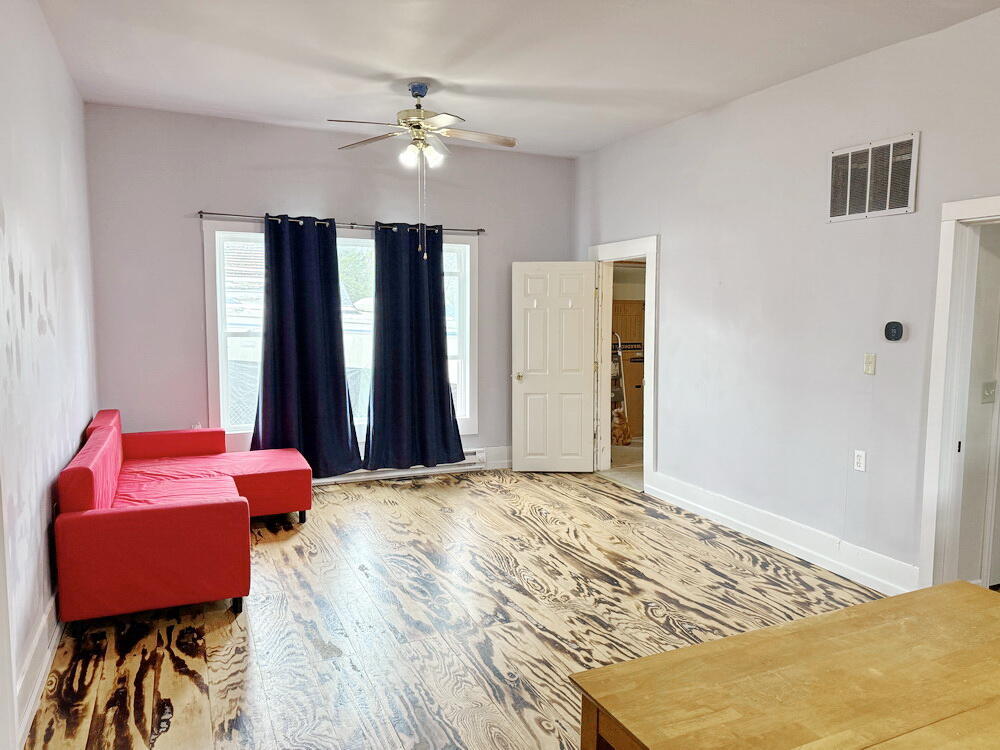 814 South Cedar Street Property Photo 5