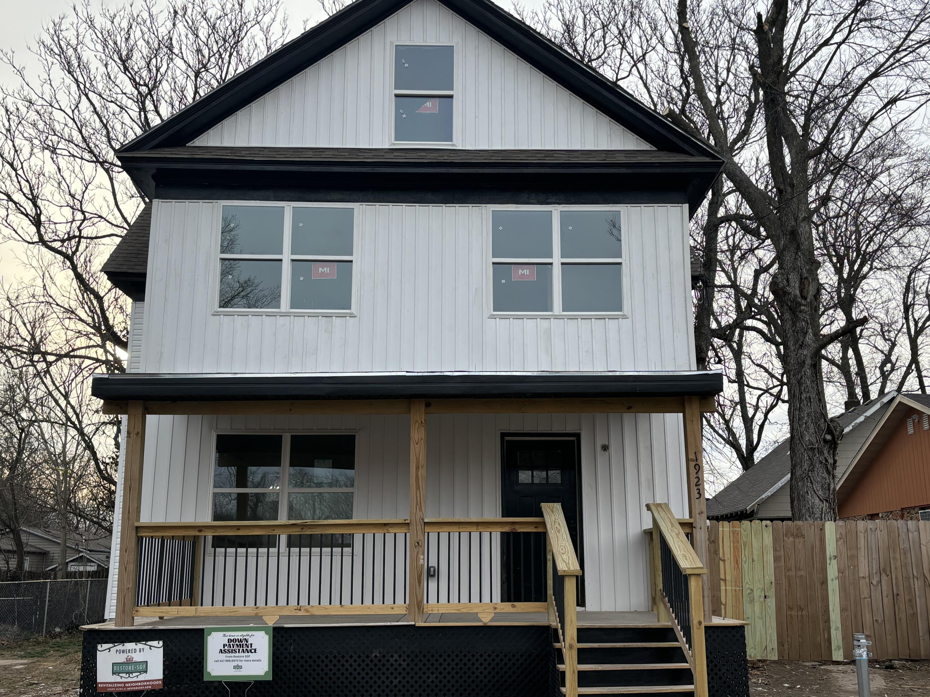 1923 North Campbell Avenue Property Photo