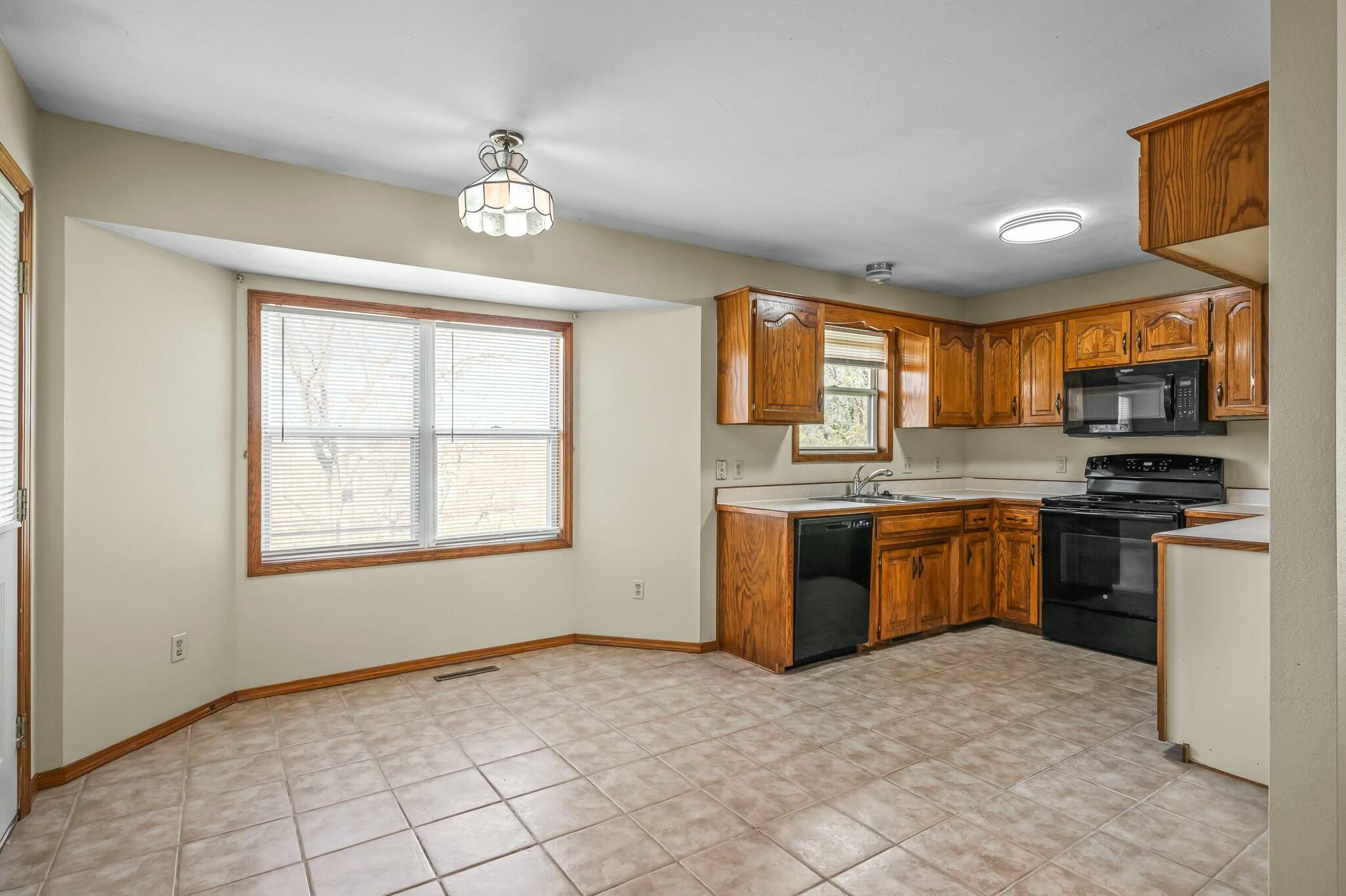 2639 North Fort Avenue Property Photo 7