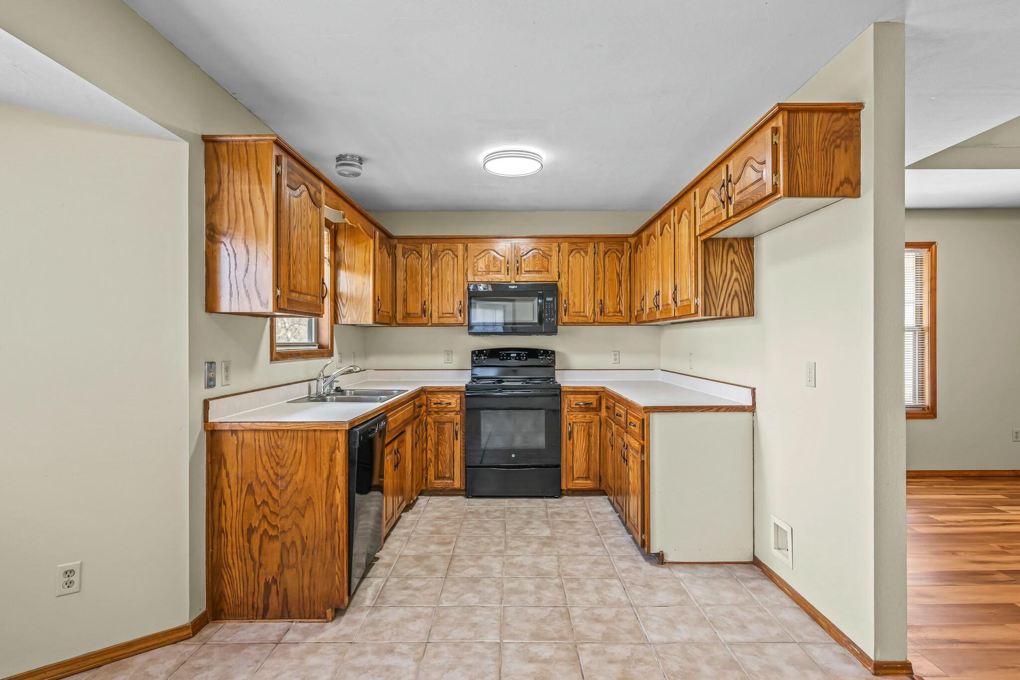 2639 North Fort Avenue Property Photo 8