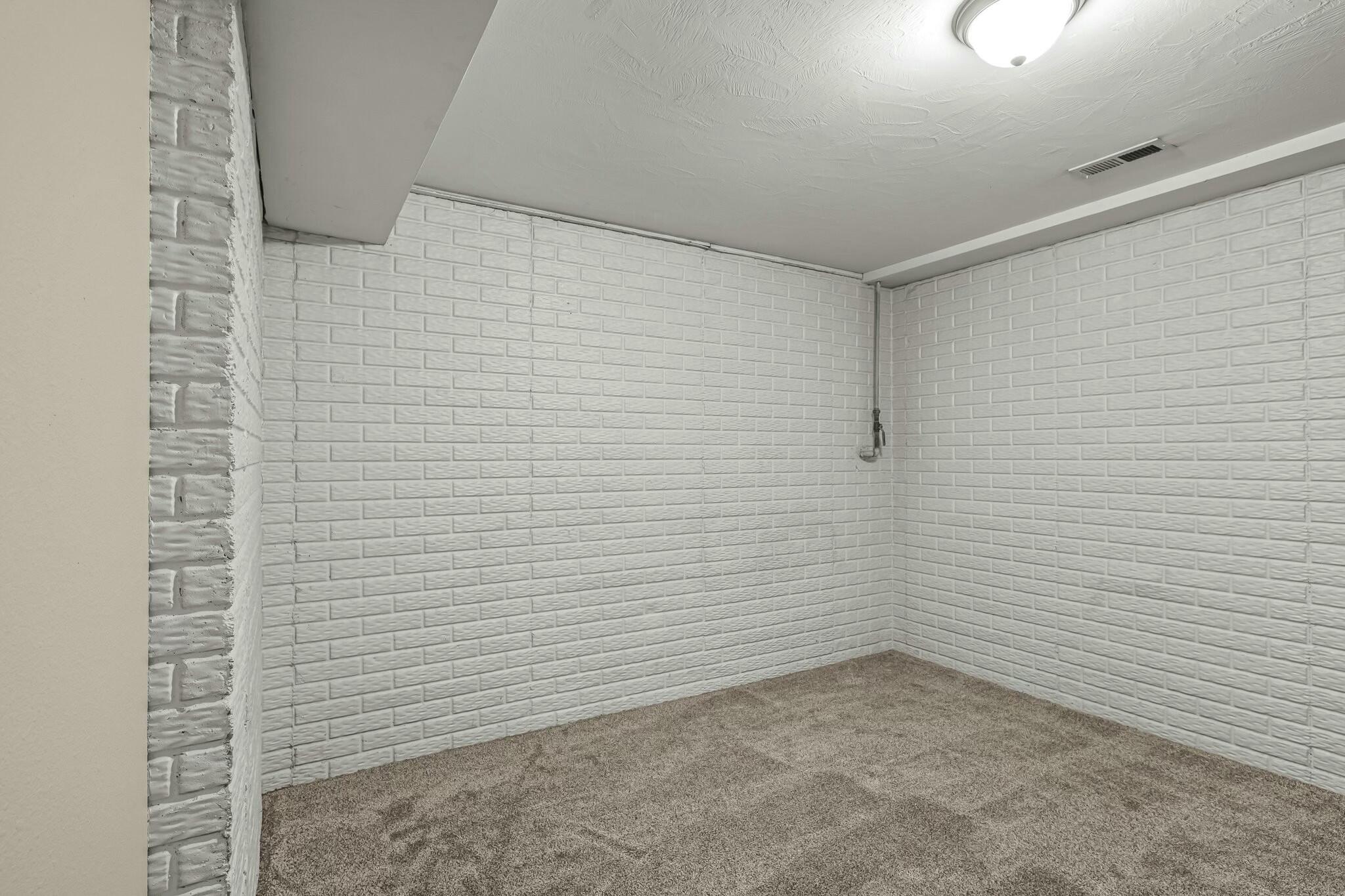 2639 North Fort Avenue Property Photo 21