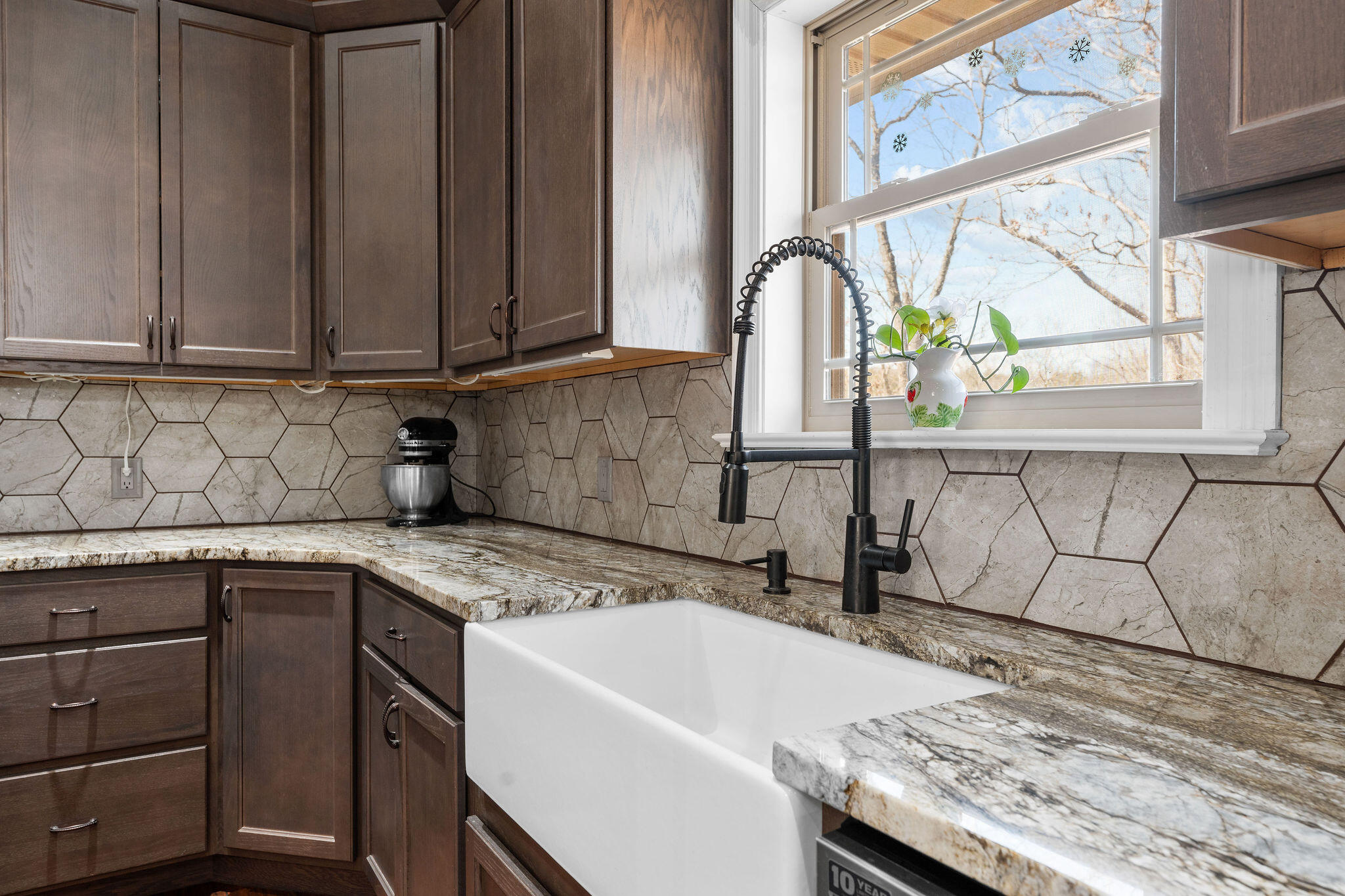 220 Starview Drive Property Photo 8