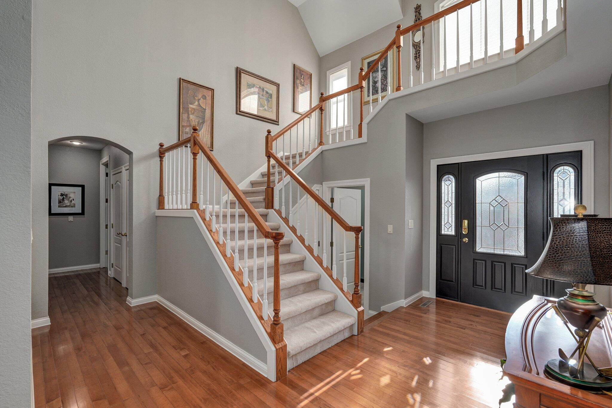 4210 Greenbriar Drive Property Photo 6