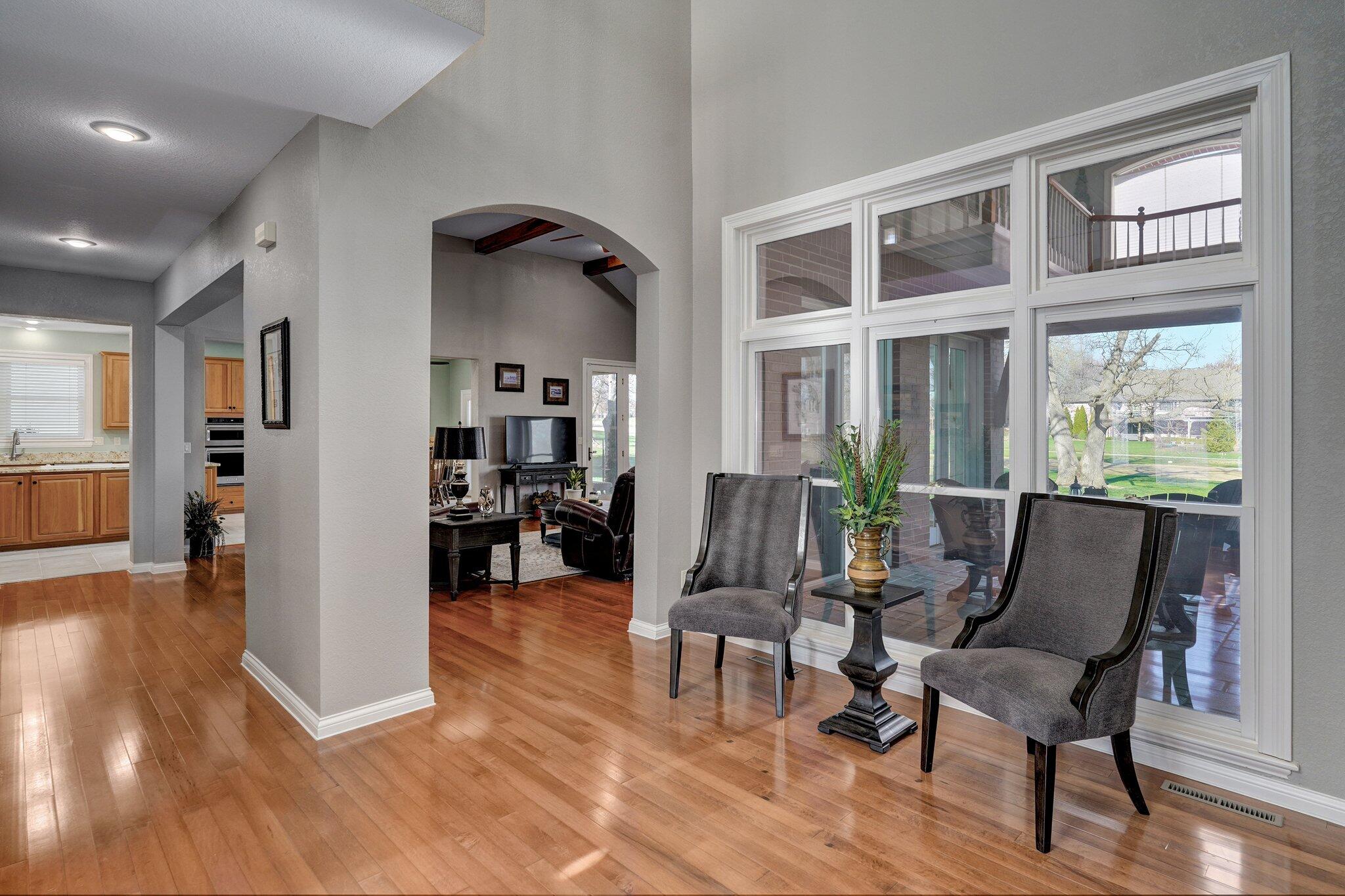 4210 Greenbriar Drive Property Photo 7