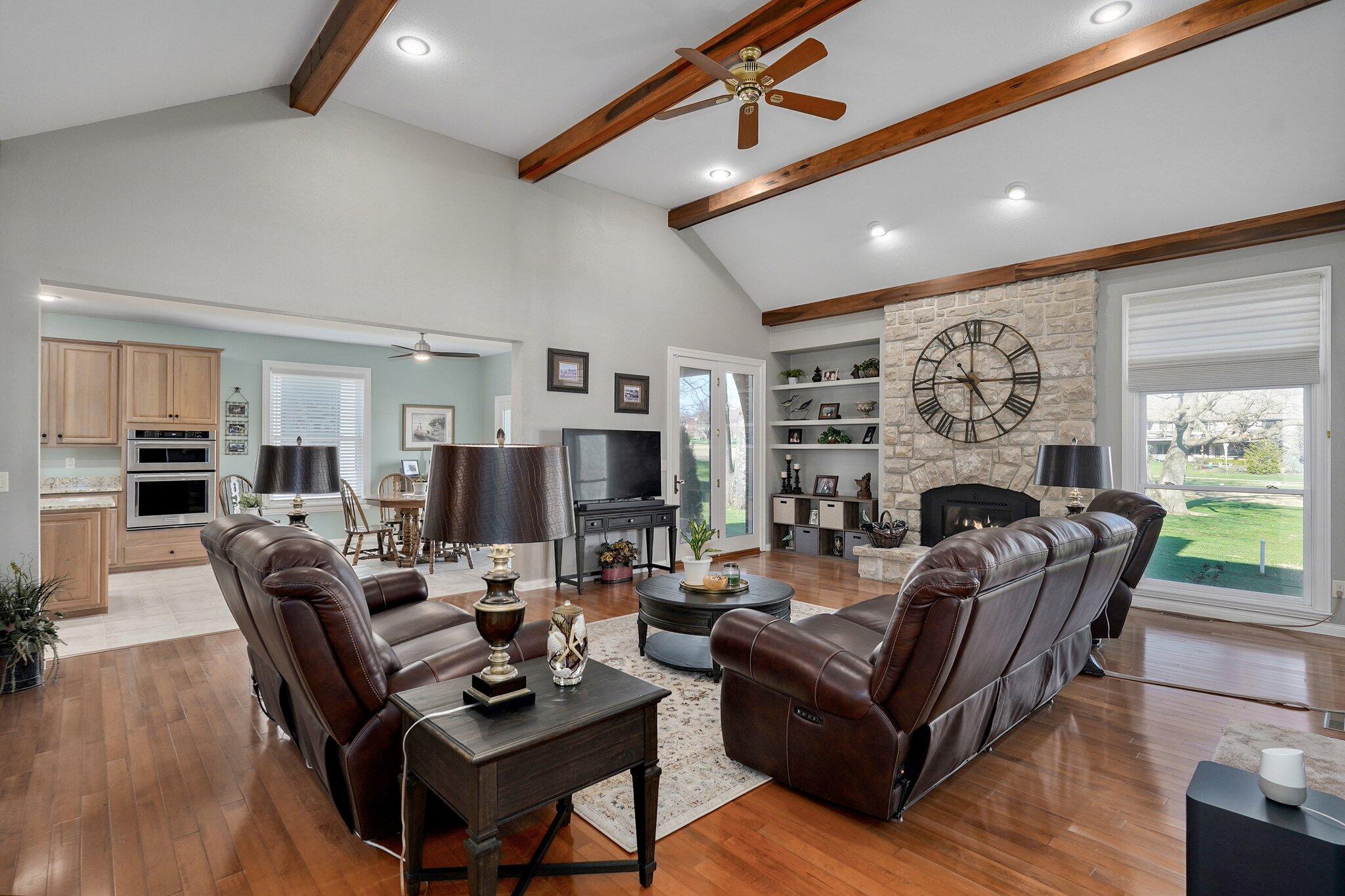 4210 Greenbriar Drive Property Photo 10