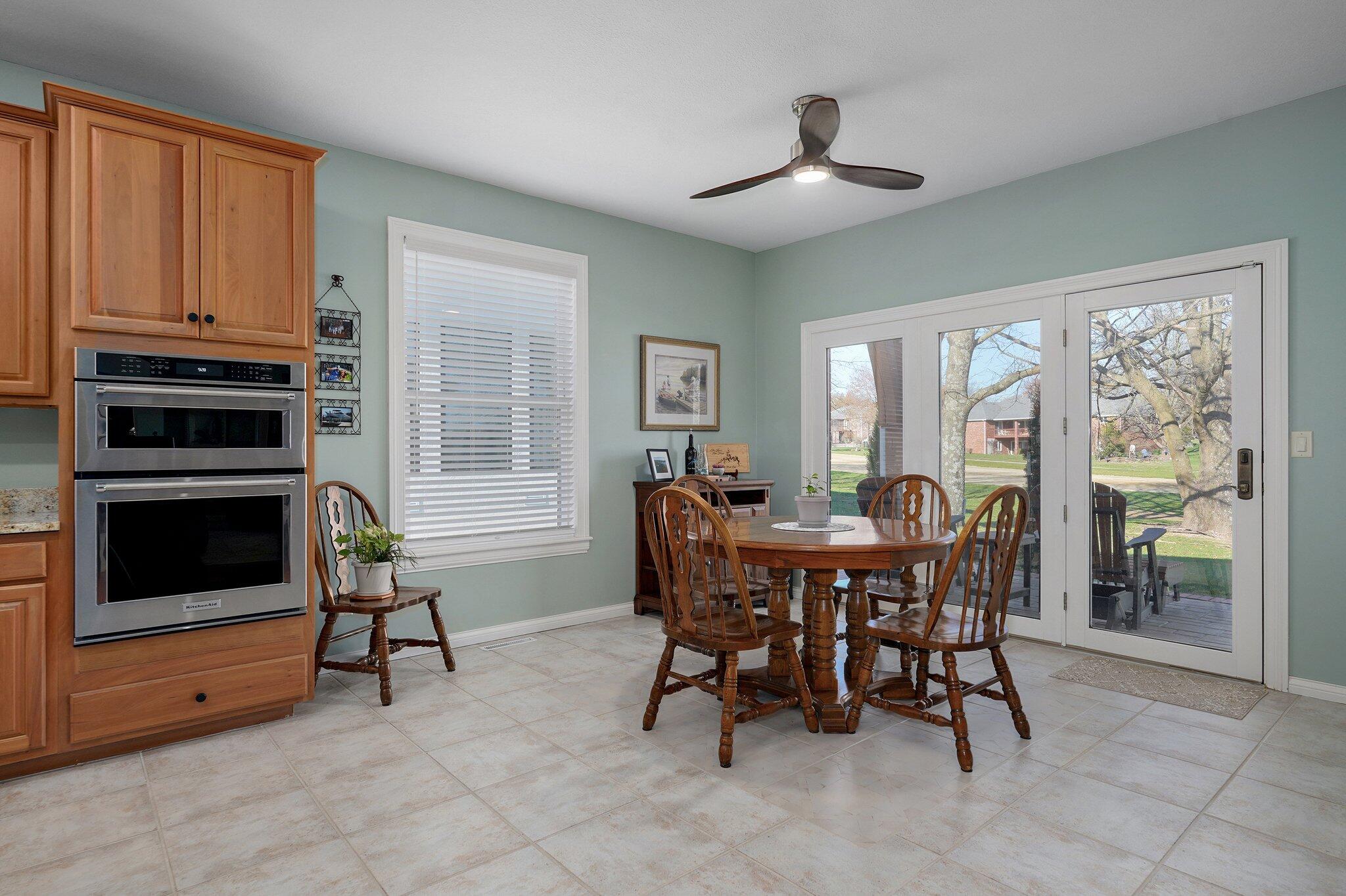 4210 Greenbriar Drive Property Photo 15