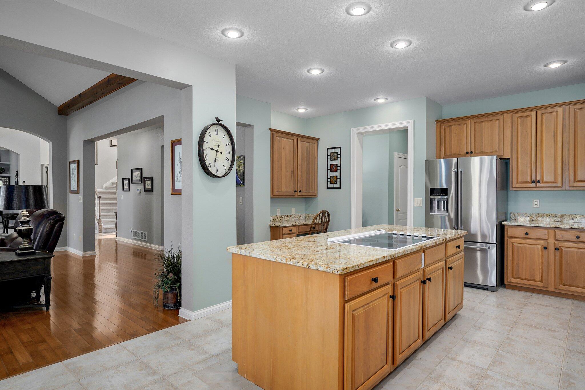 4210 Greenbriar Drive Property Photo 18