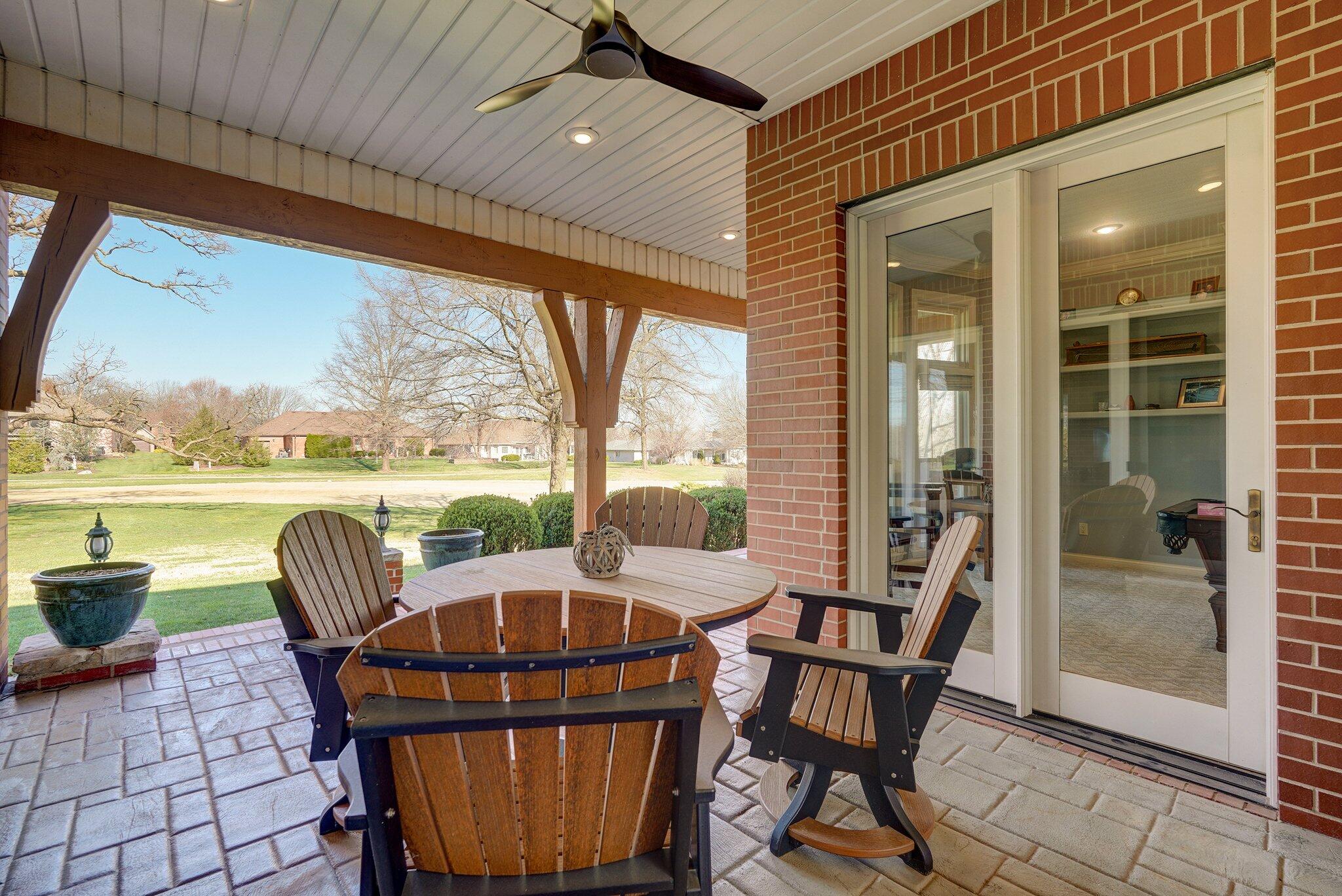 4210 Greenbriar Drive Property Photo 41