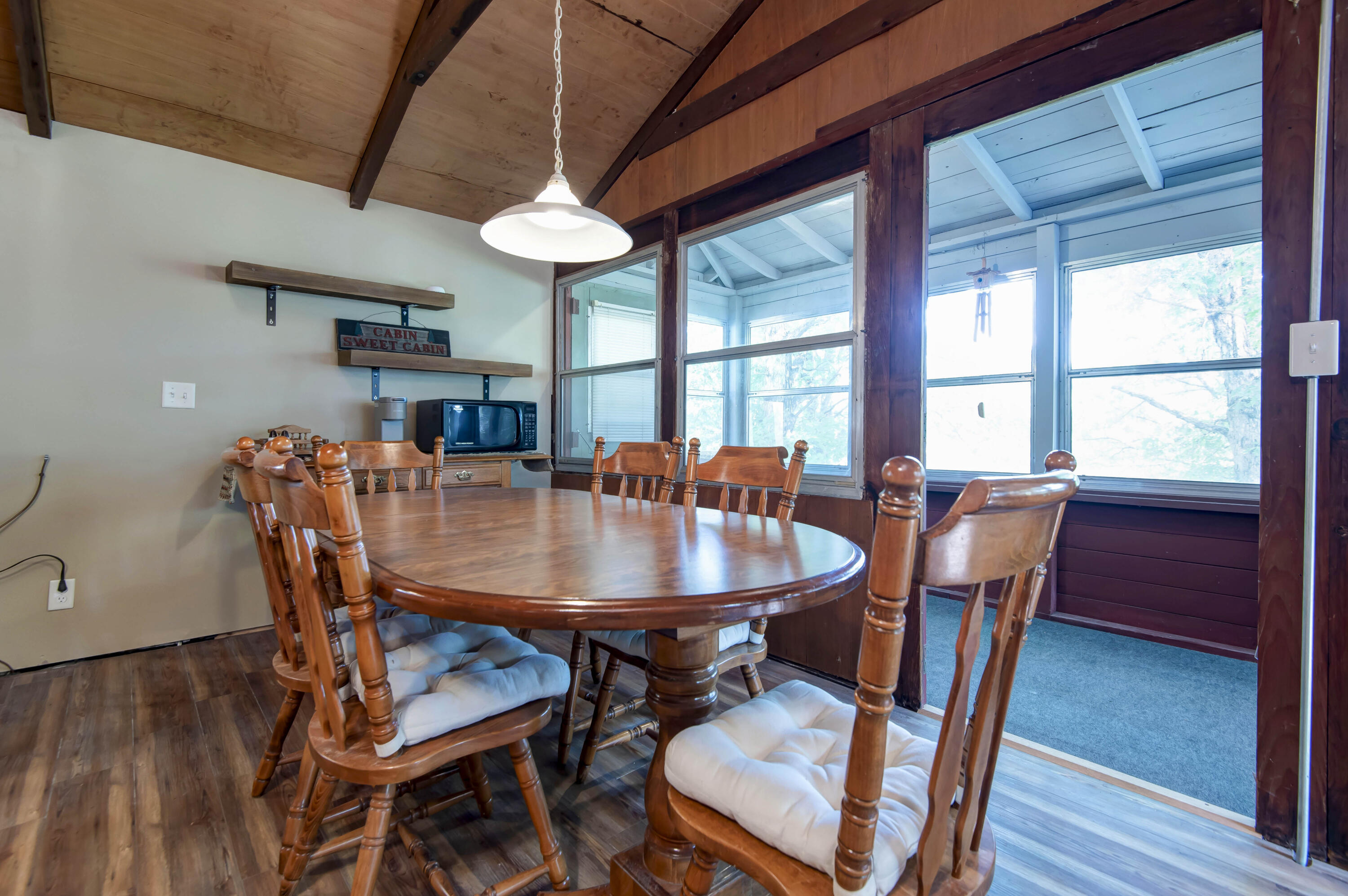 201 Laurel Lane Property Photo 12