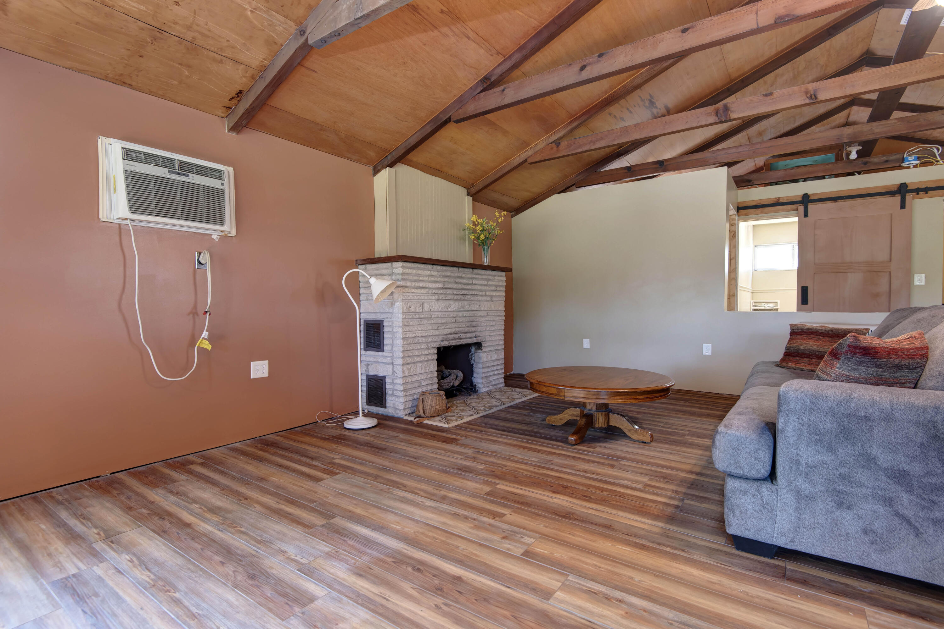 201 Laurel Lane Property Photo 15