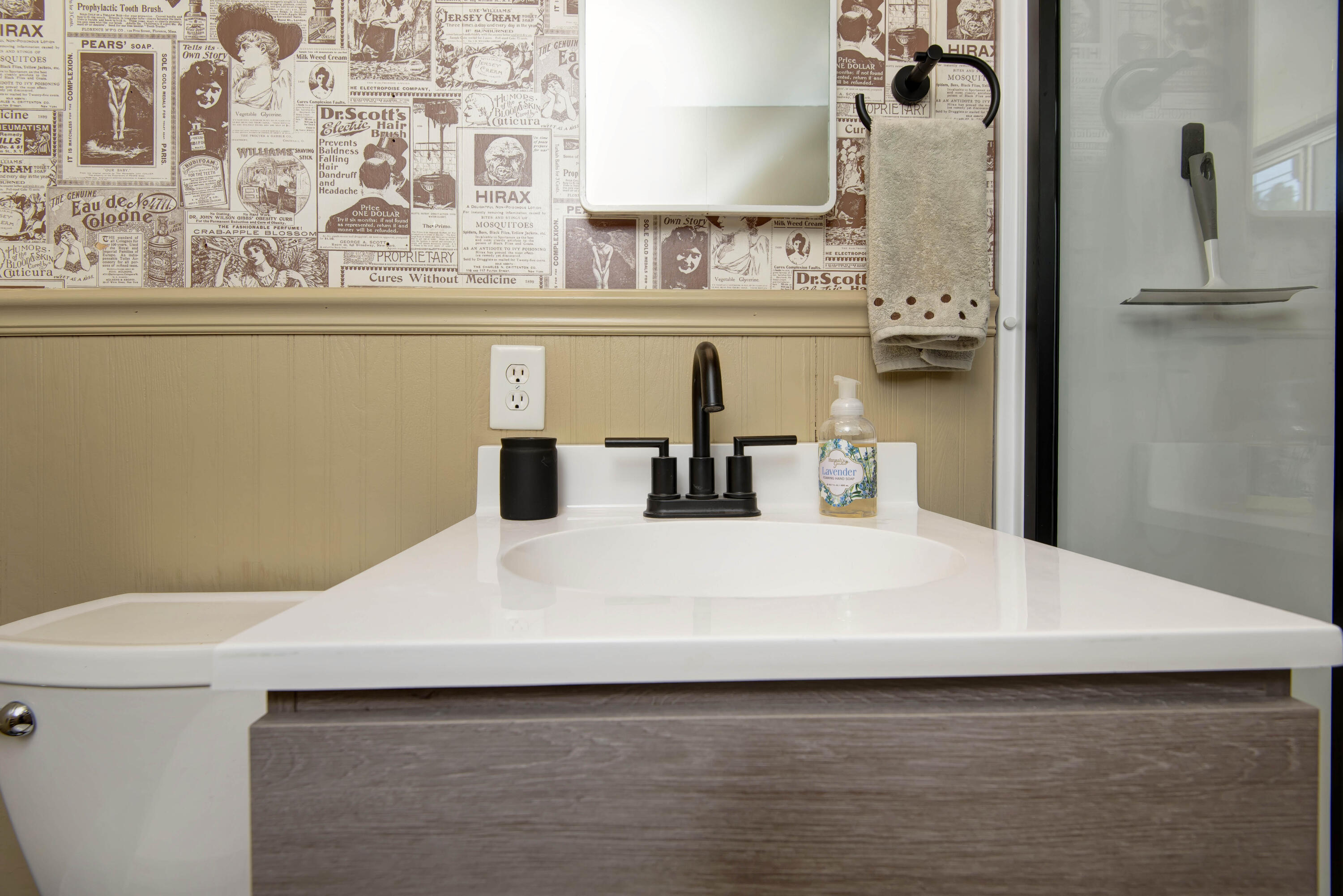 201 Laurel Lane Property Photo 21