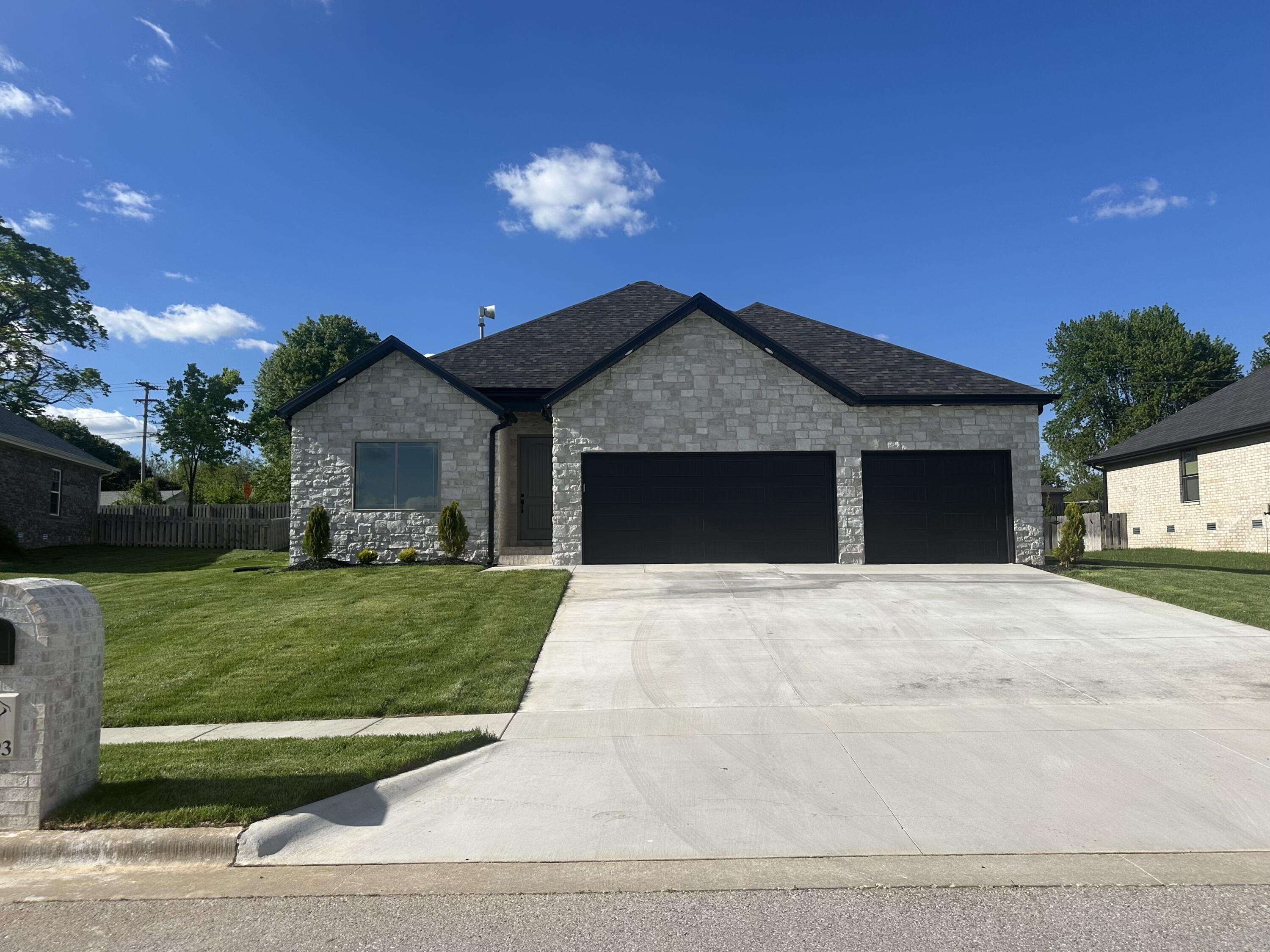 1293 West Gaslight Drive Property Photo