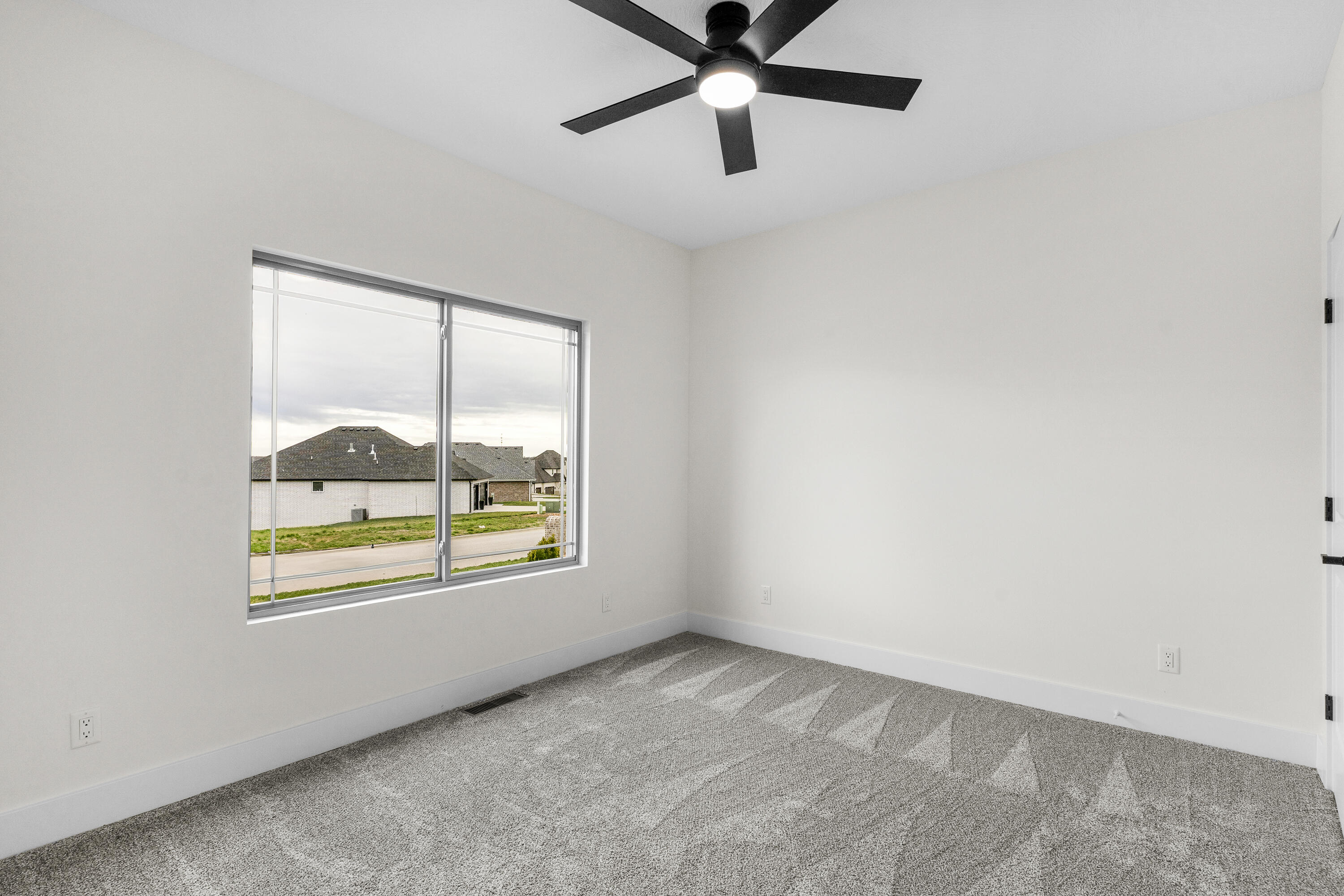 1293 West Gaslight Drive Property Photo 31