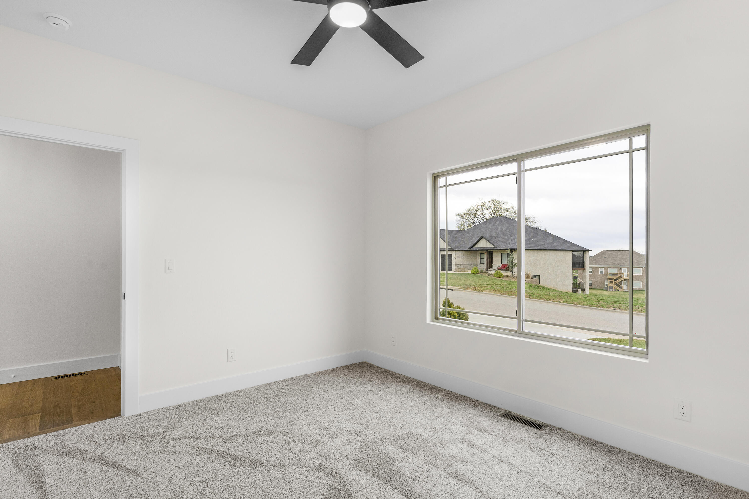 1293 West Gaslight Drive Property Photo 33
