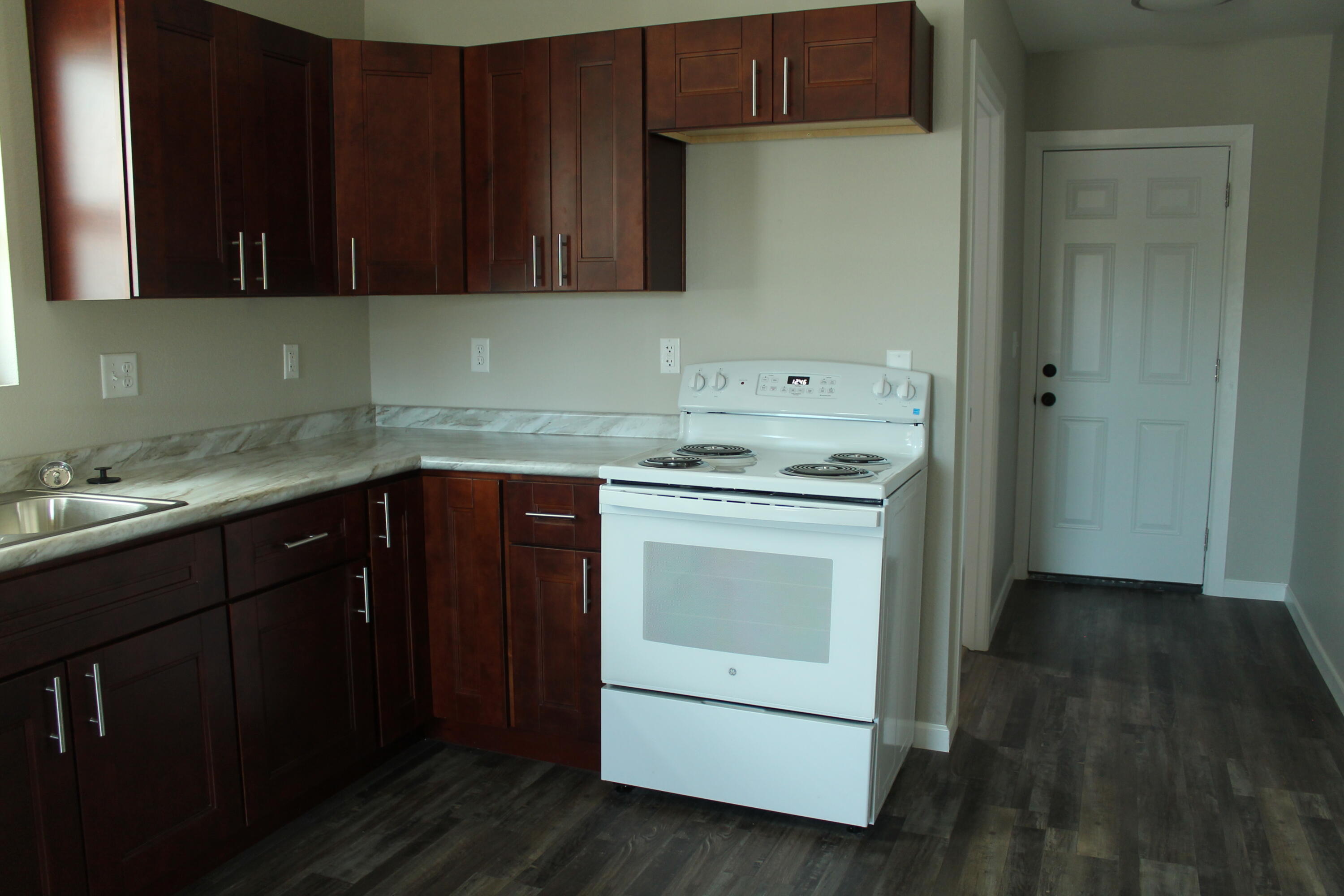 431 West Division Street Property Photo 11